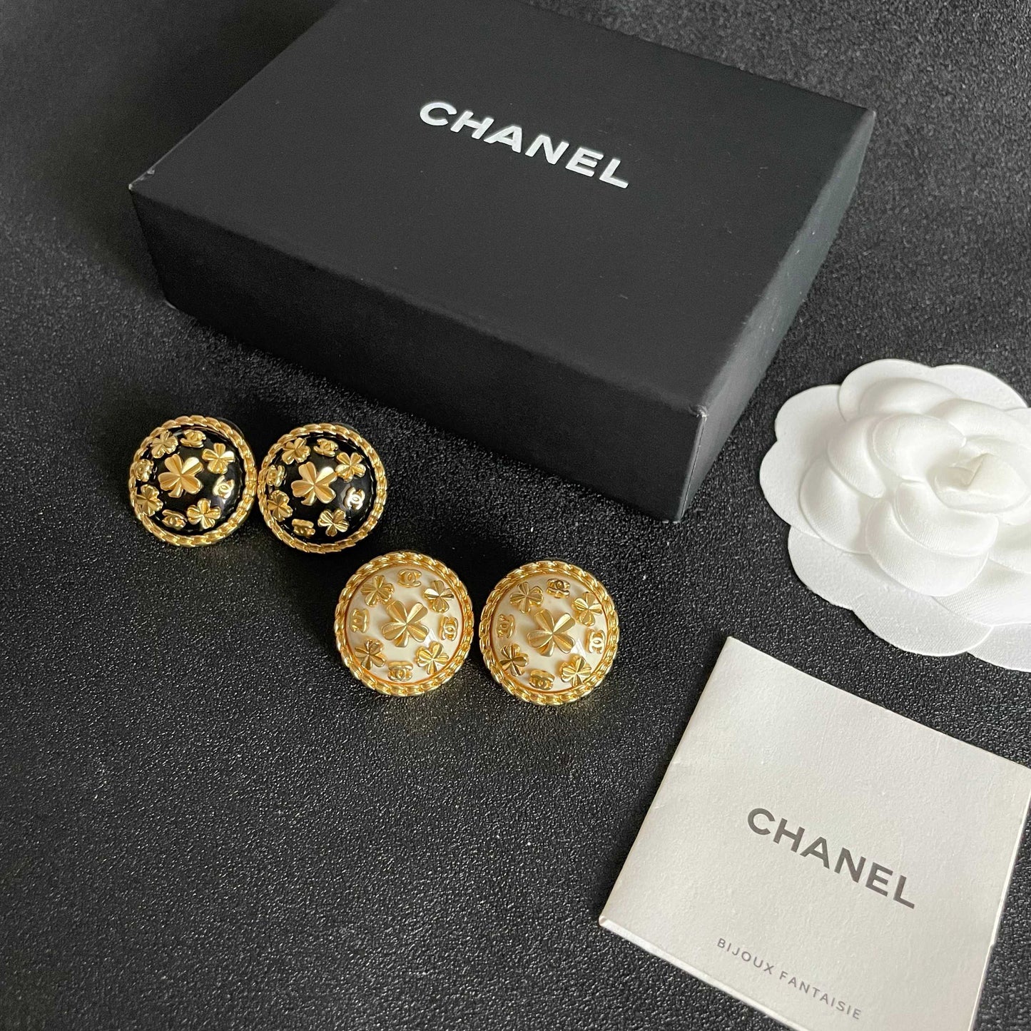 26FW New Classic Double-C Stud Earrings ✨