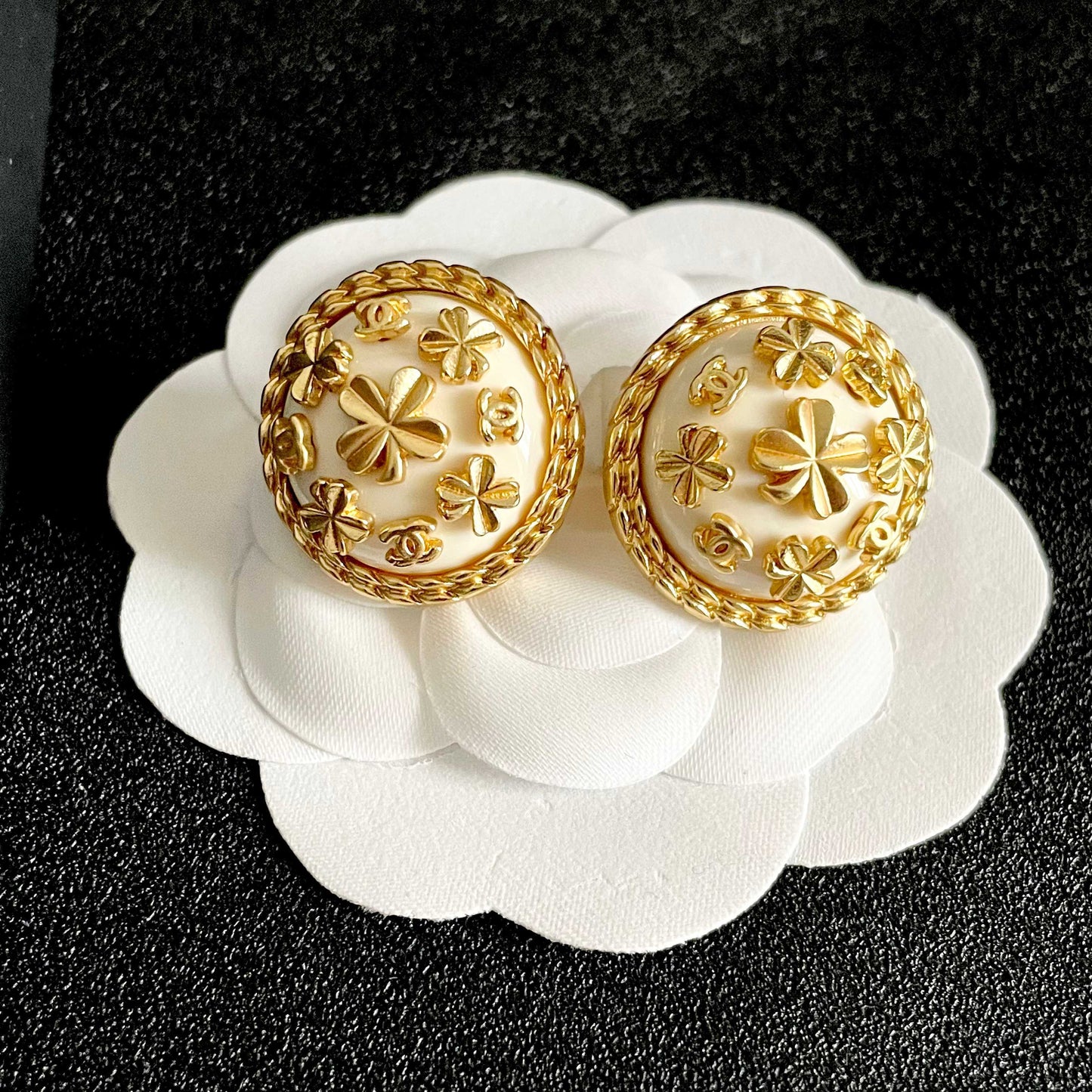 26FW New Classic Double-C Stud Earrings ✨
