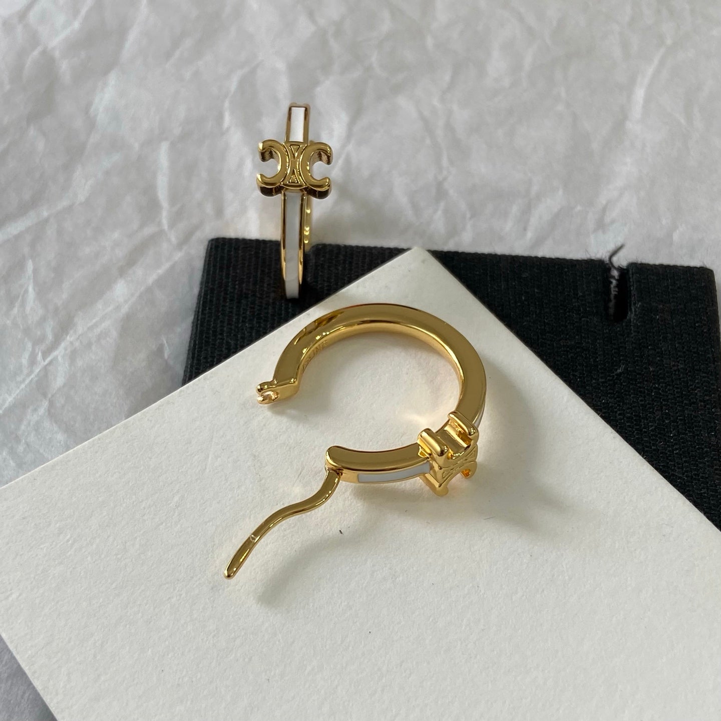26FW New Triomphe White Ear Studs