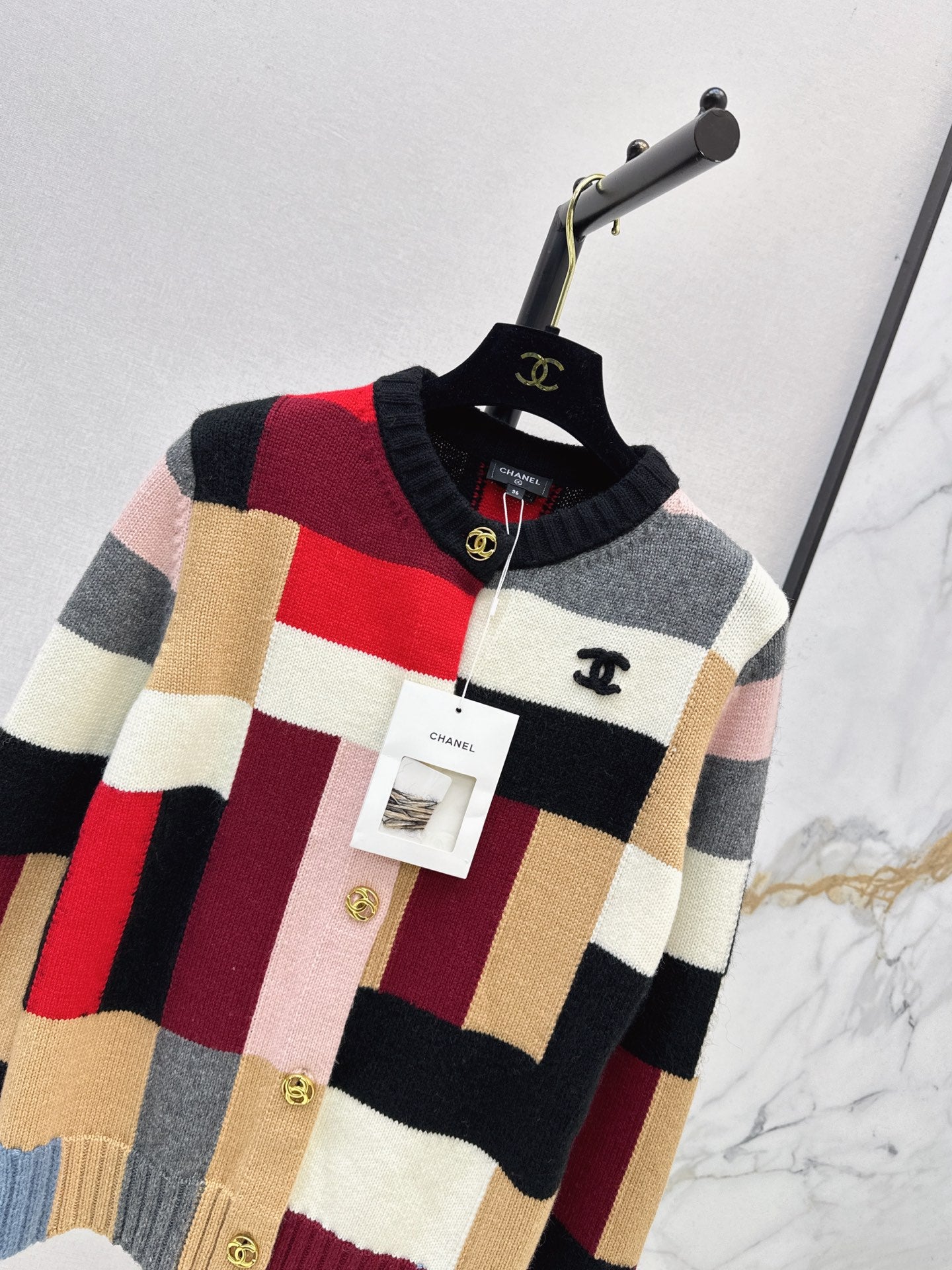 🔥Highest Quality🔥26FW New "Coco Girl" Color-Block Cashmere Cardigan with Metal Buckle 🖤