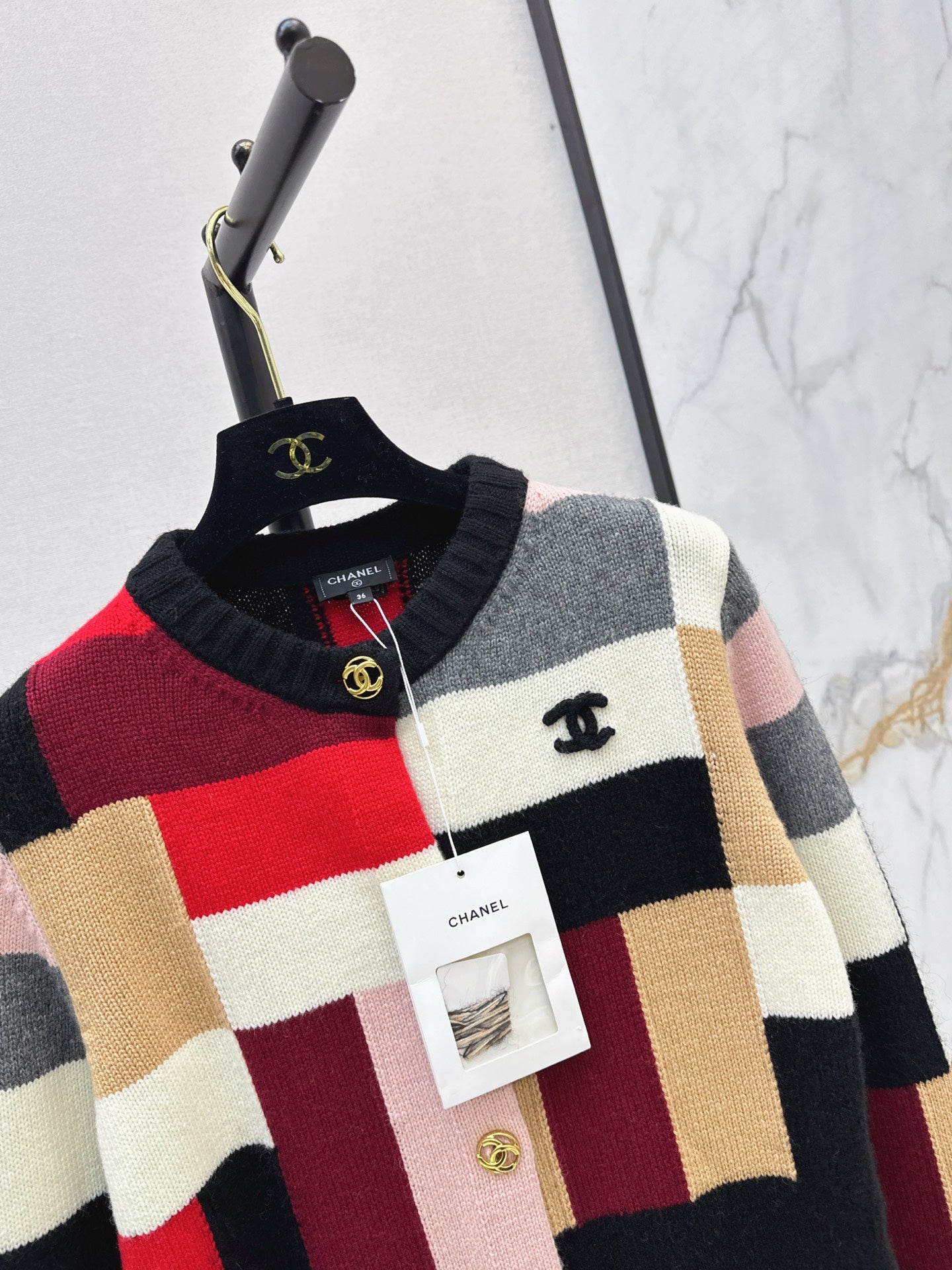 🔥Highest Quality🔥26FW New "Coco Girl" Color-Block Cashmere Cardigan with Metal Buckle 🖤
