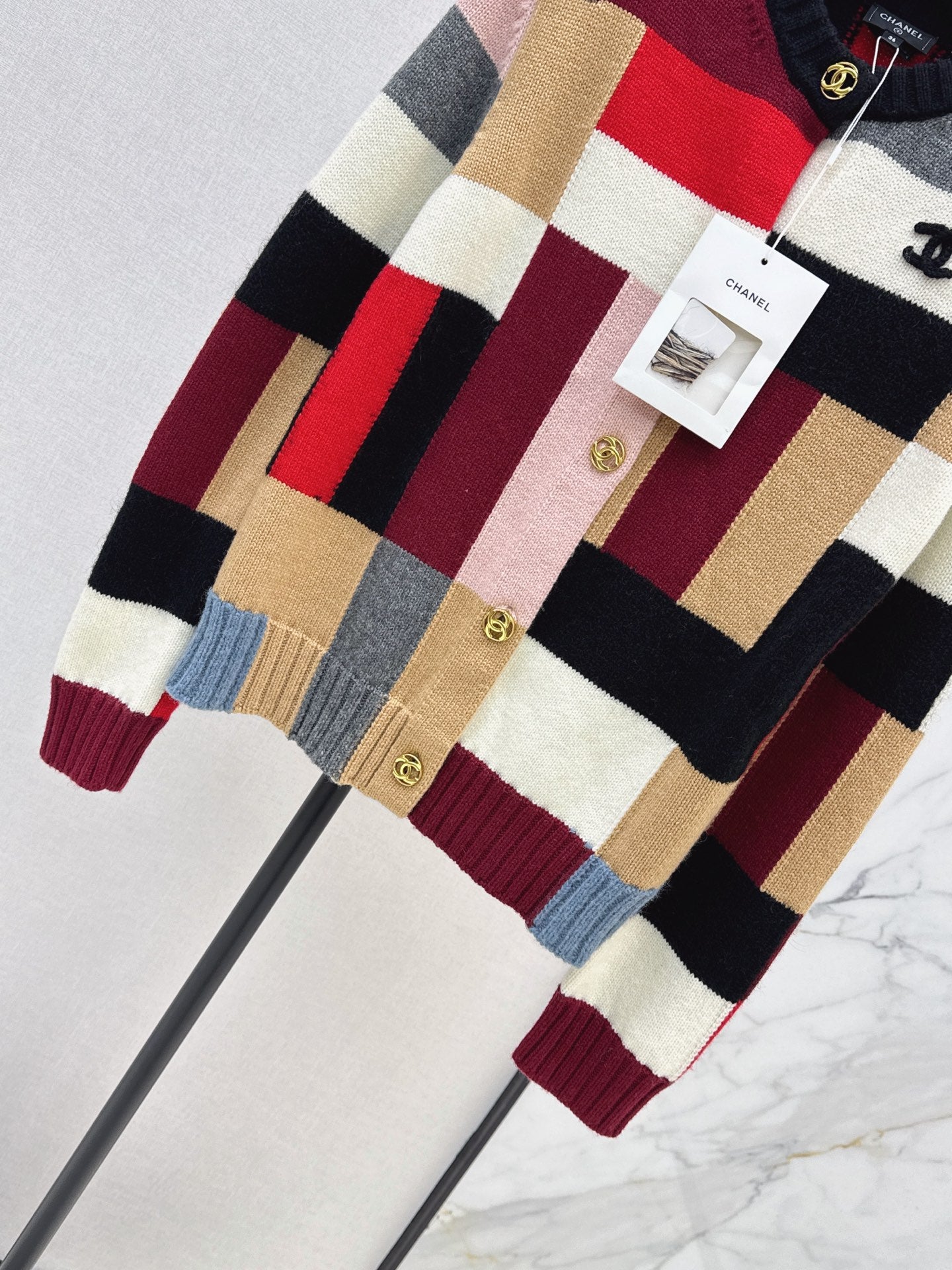 🔥Highest Quality🔥26FW New "Coco Girl" Color-Block Cashmere Cardigan with Metal Buckle 🖤