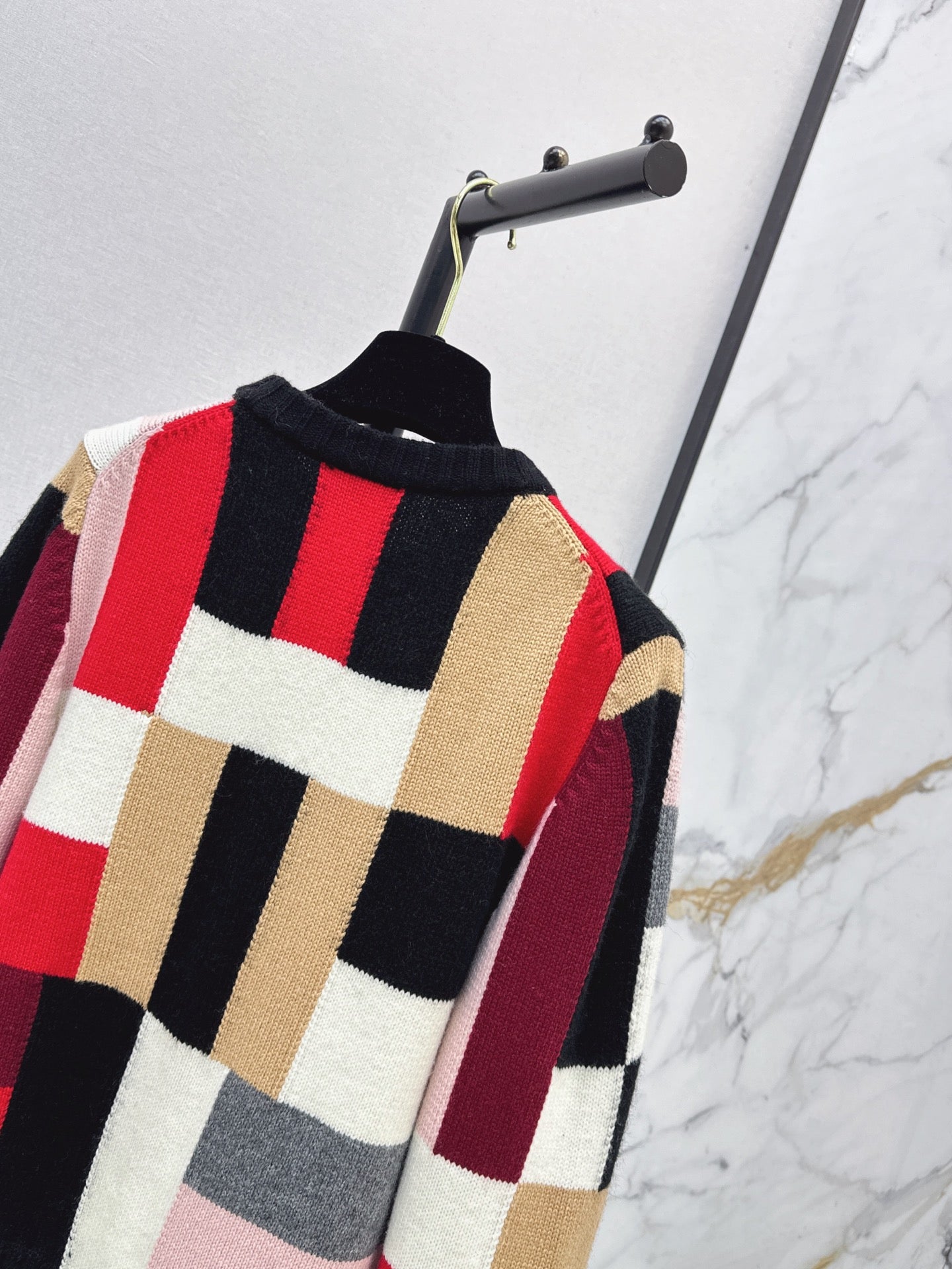 🔥Highest Quality🔥26FW New "Coco Girl" Color-Block Cashmere Cardigan with Metal Buckle 🖤
