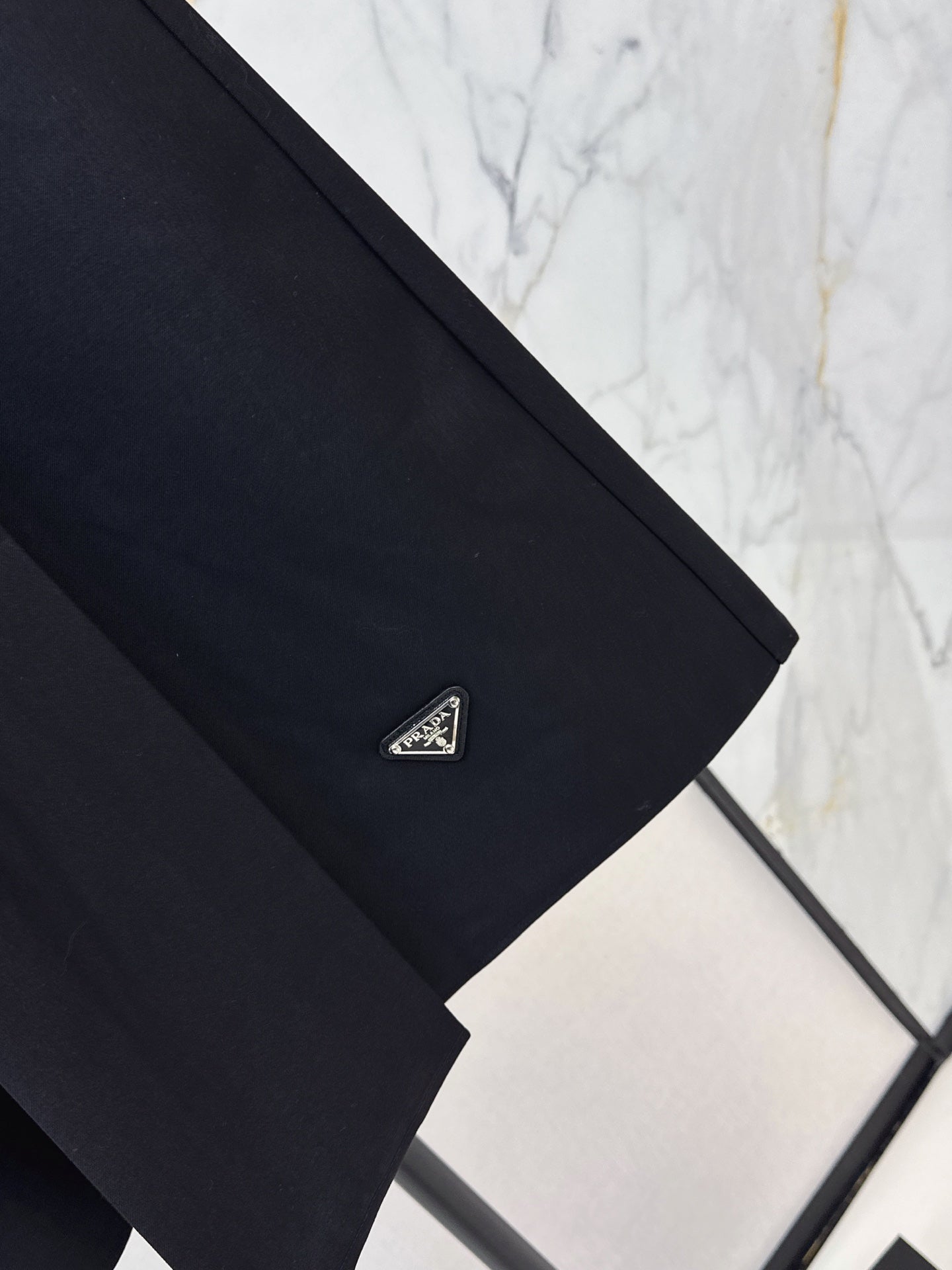 26FW New Long Skirt with Elastic Waist and Triangle Logo Detail 🖤