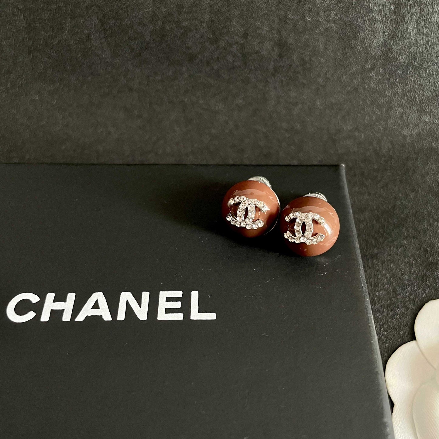 26FW New Double-C Chocolate-Colored Stud Earrings