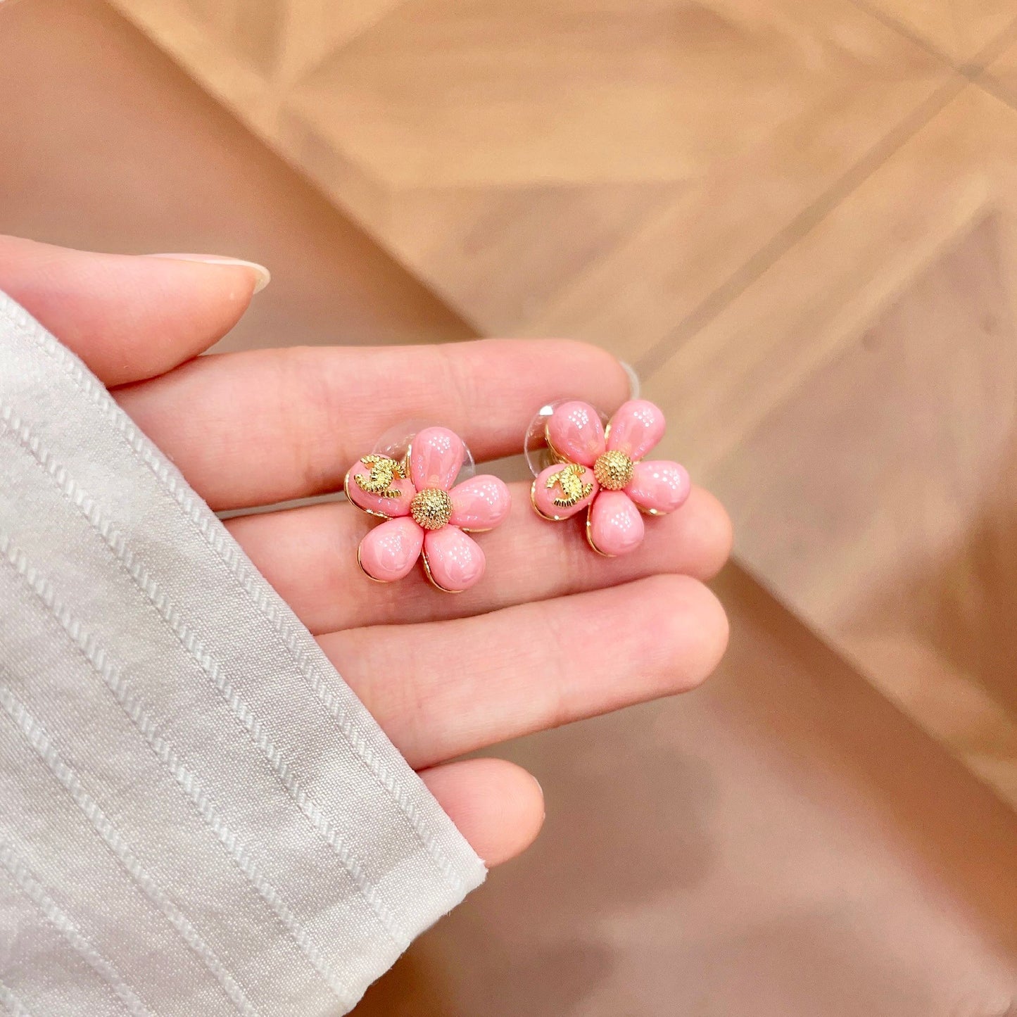 26FW New Double-C Floral Stud Earrings