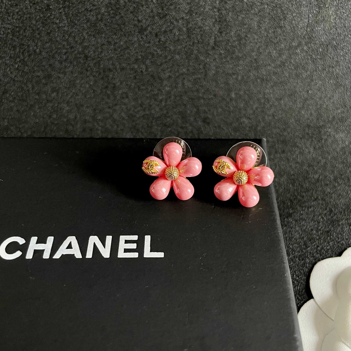 26FW New Double-C Floral Stud Earrings