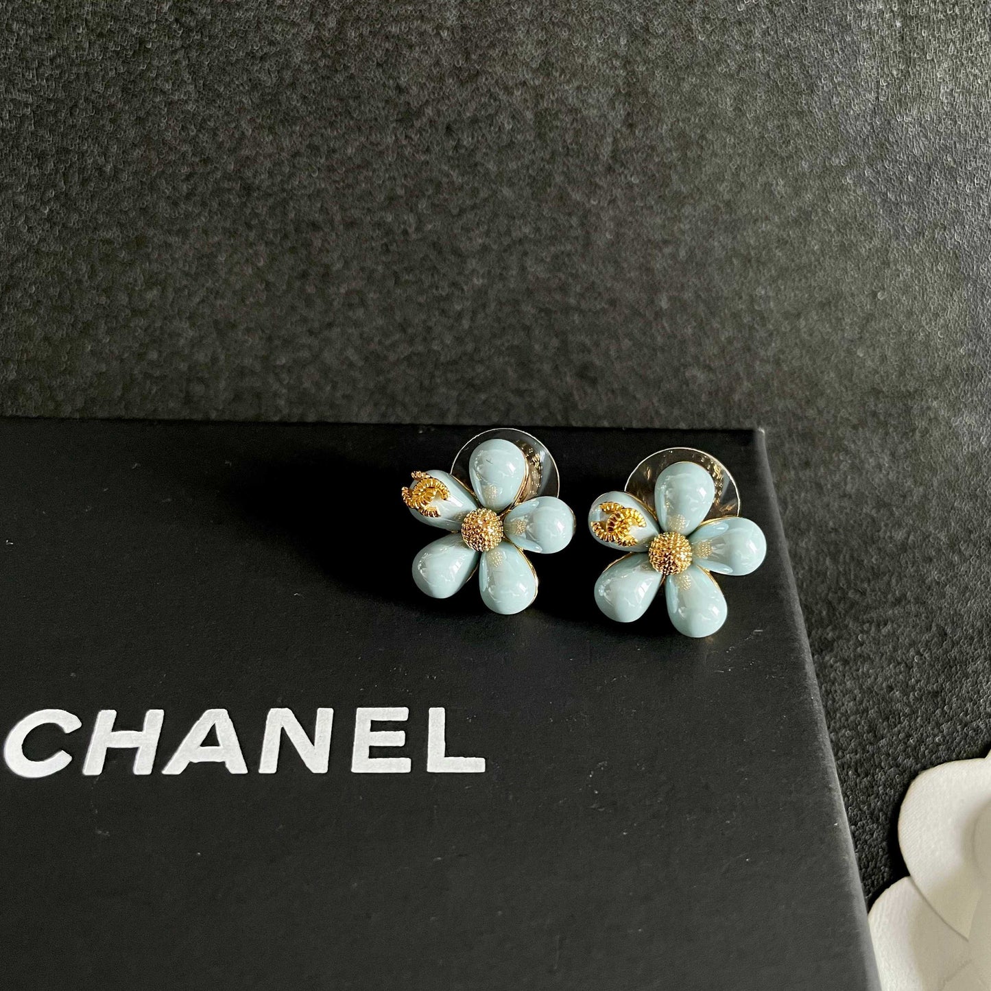 26FW New Double-C Floral Stud Earrings