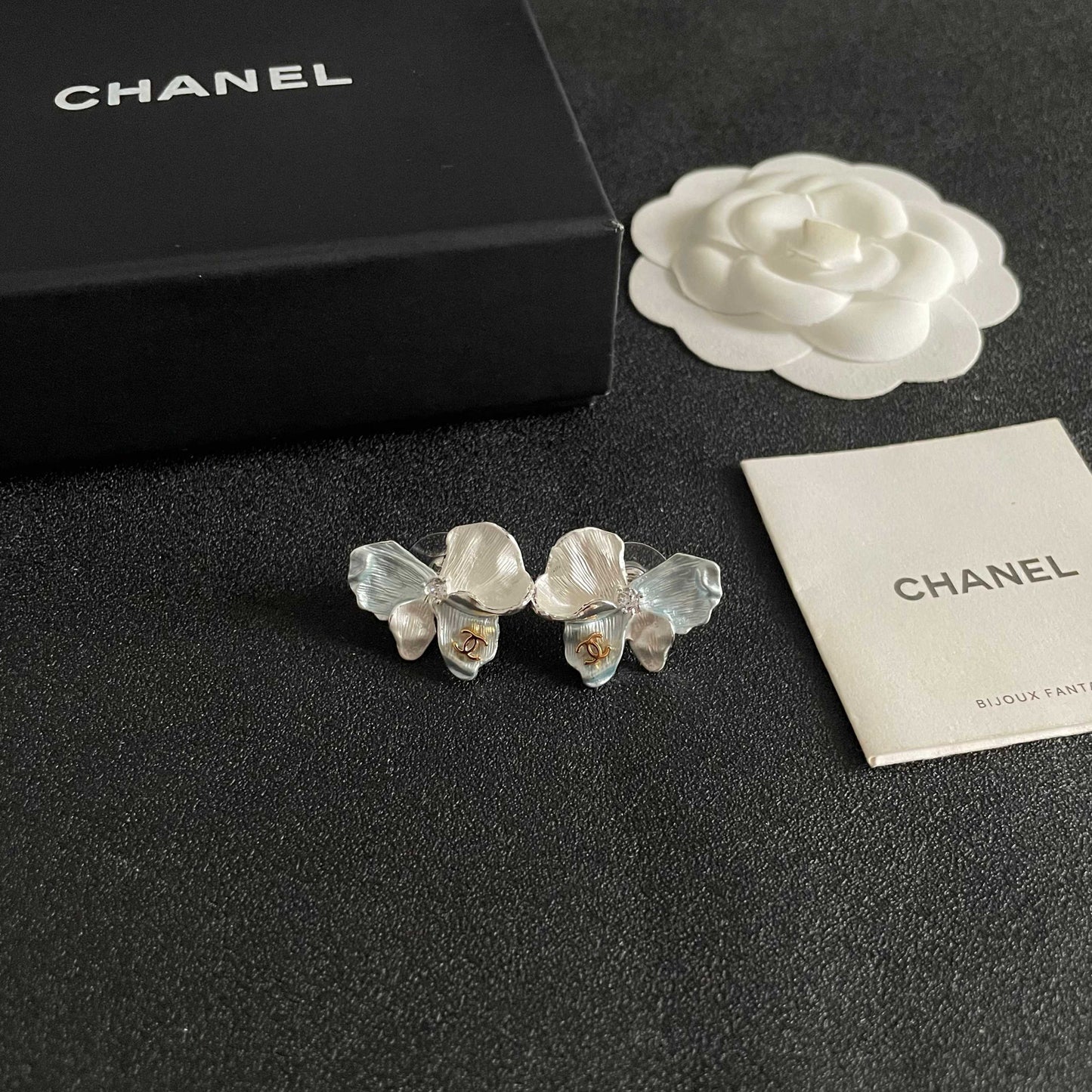 26FW New Double-C Petal Stud Earrings