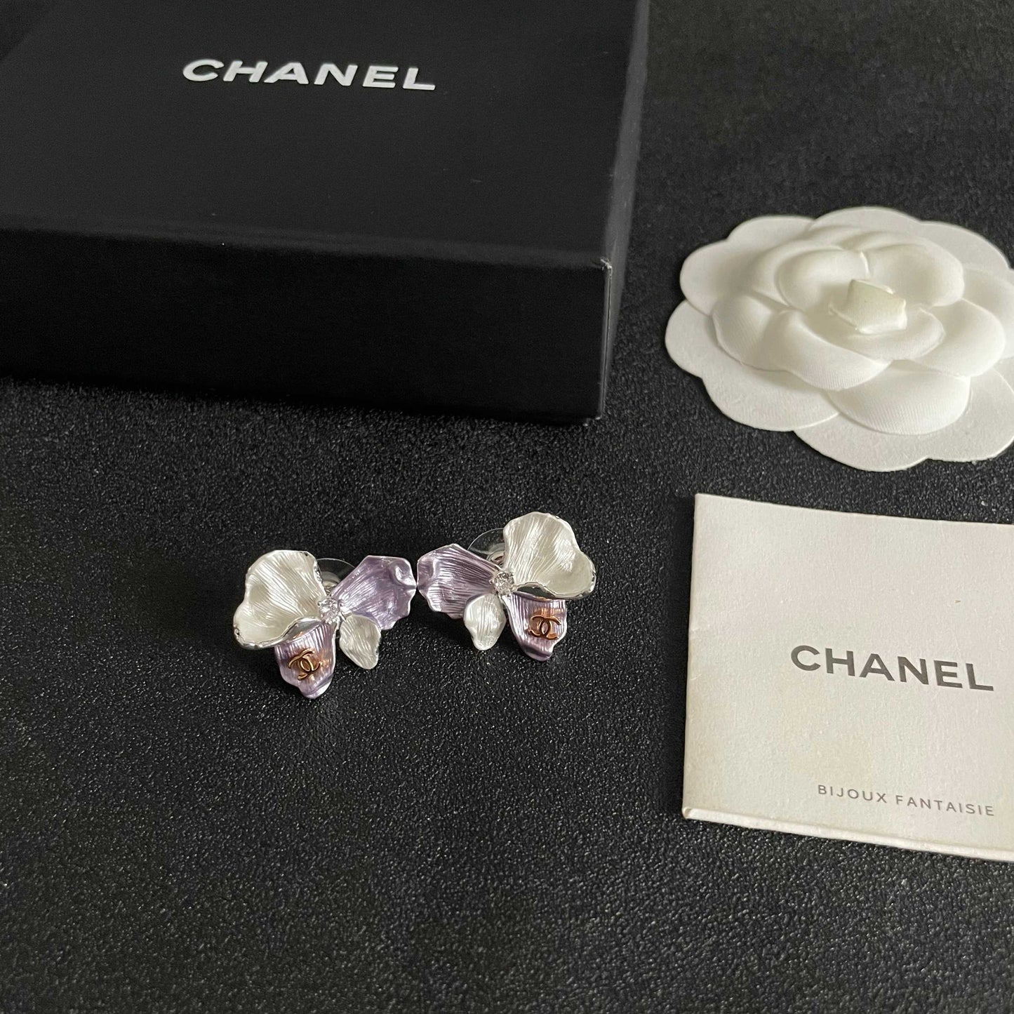 26FW New Double-C Petal Stud Earrings