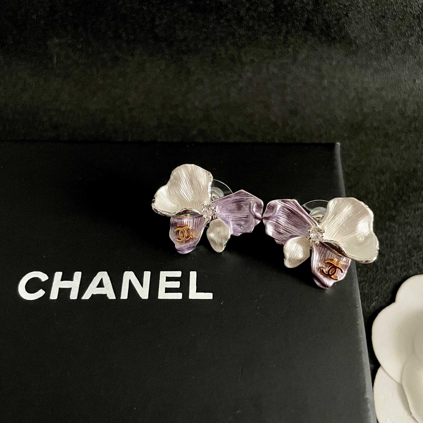26FW New Double-C Petal Stud Earrings