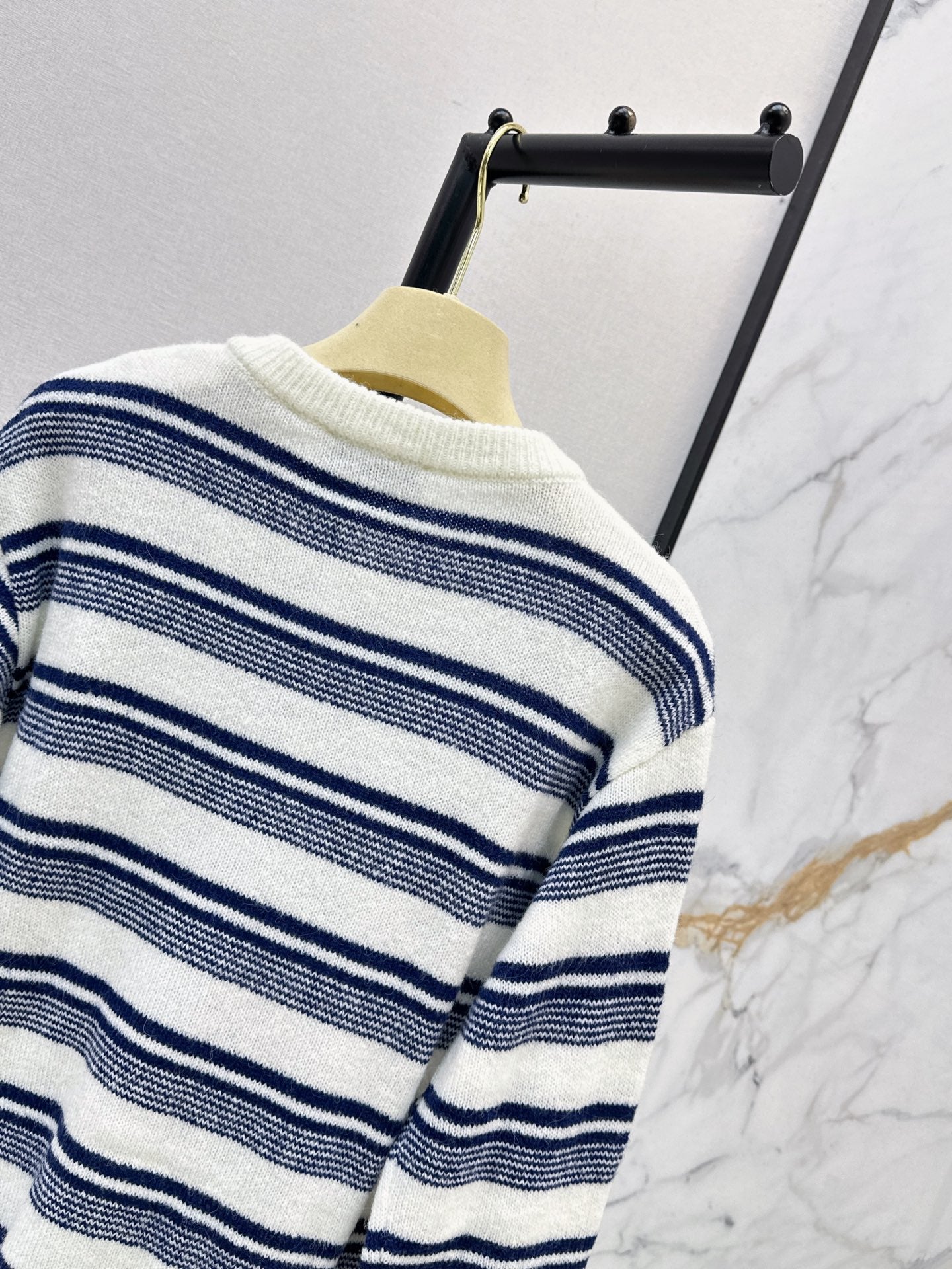 26FW New Striped Crew-Neck Cardigan 🤍