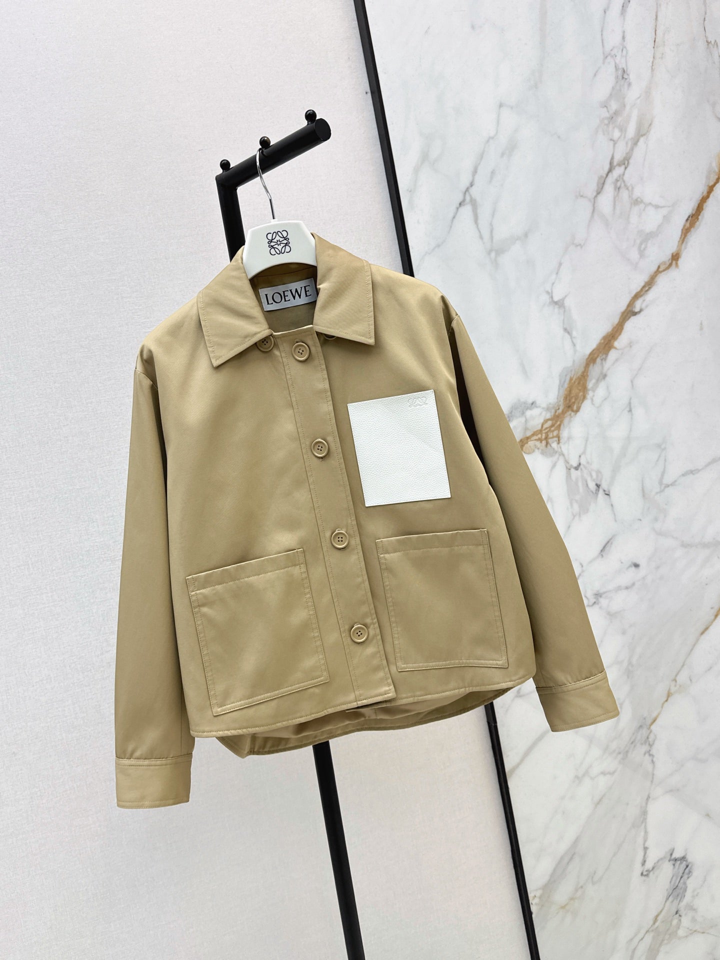 26FW New Khaki Jacket with Contrasting Pocket Detail 🤎