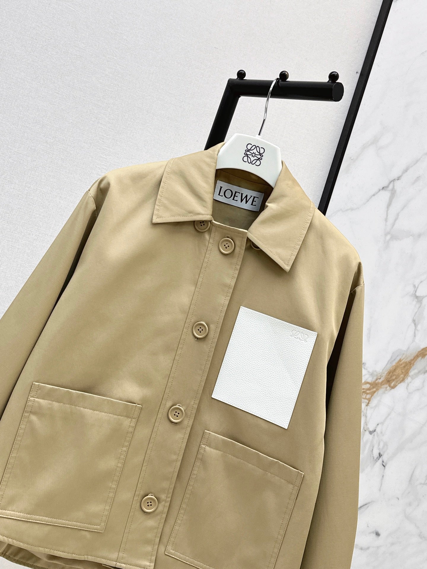 26FW New Khaki Jacket with Contrasting Pocket Detail 🤎