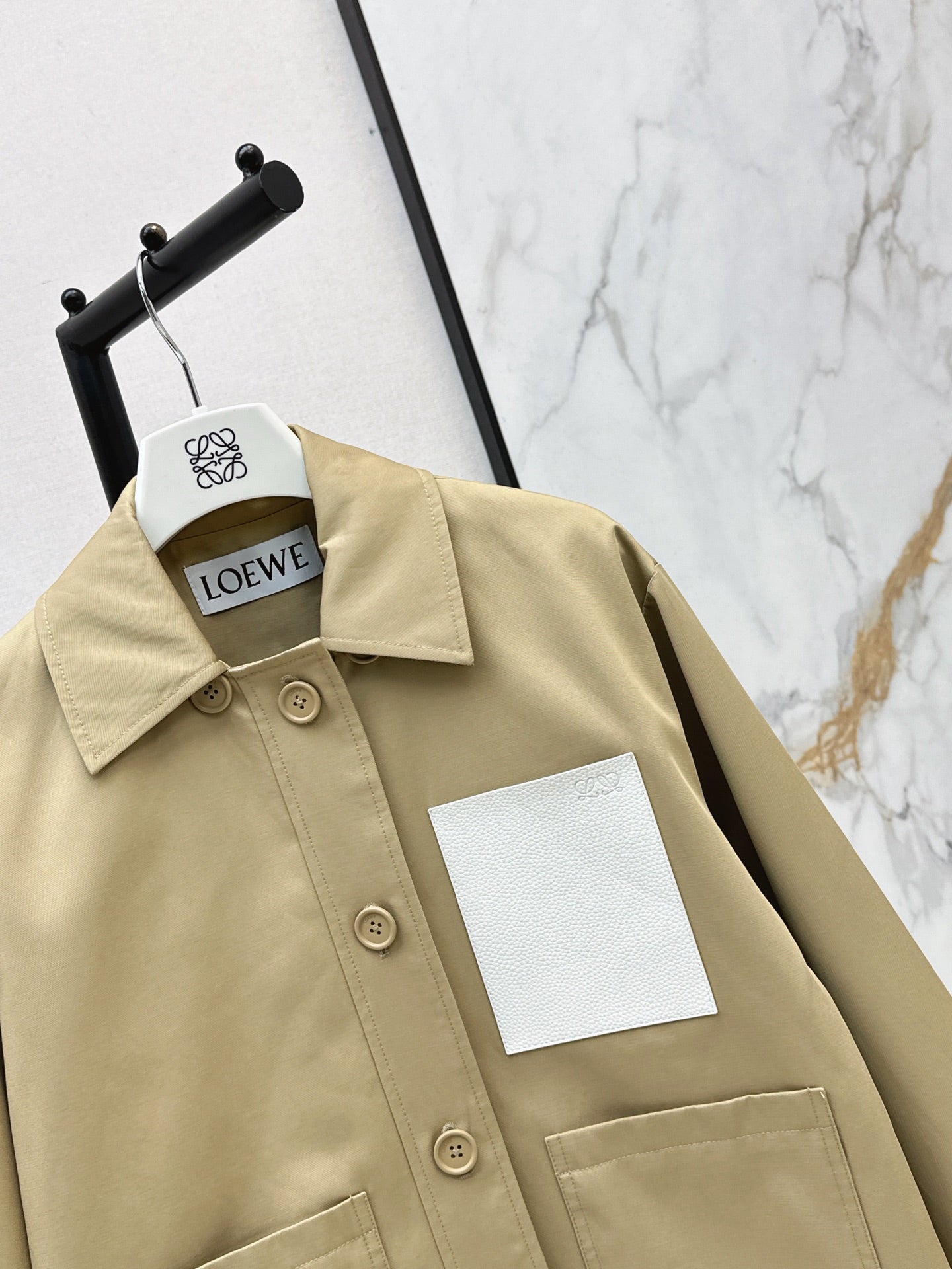 26FW New Khaki Jacket with Contrasting Pocket Detail 🤎