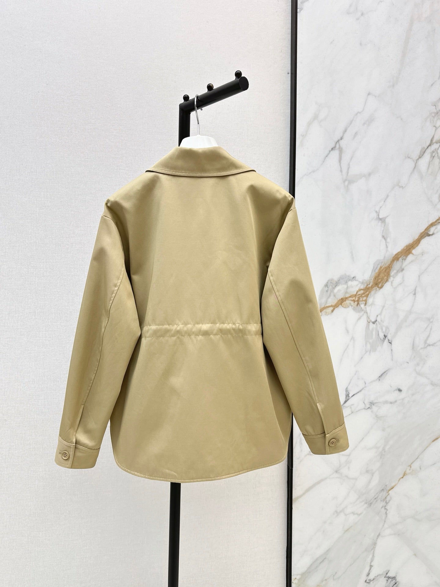 26FW New Khaki Jacket with Contrasting Pocket Detail 🤎