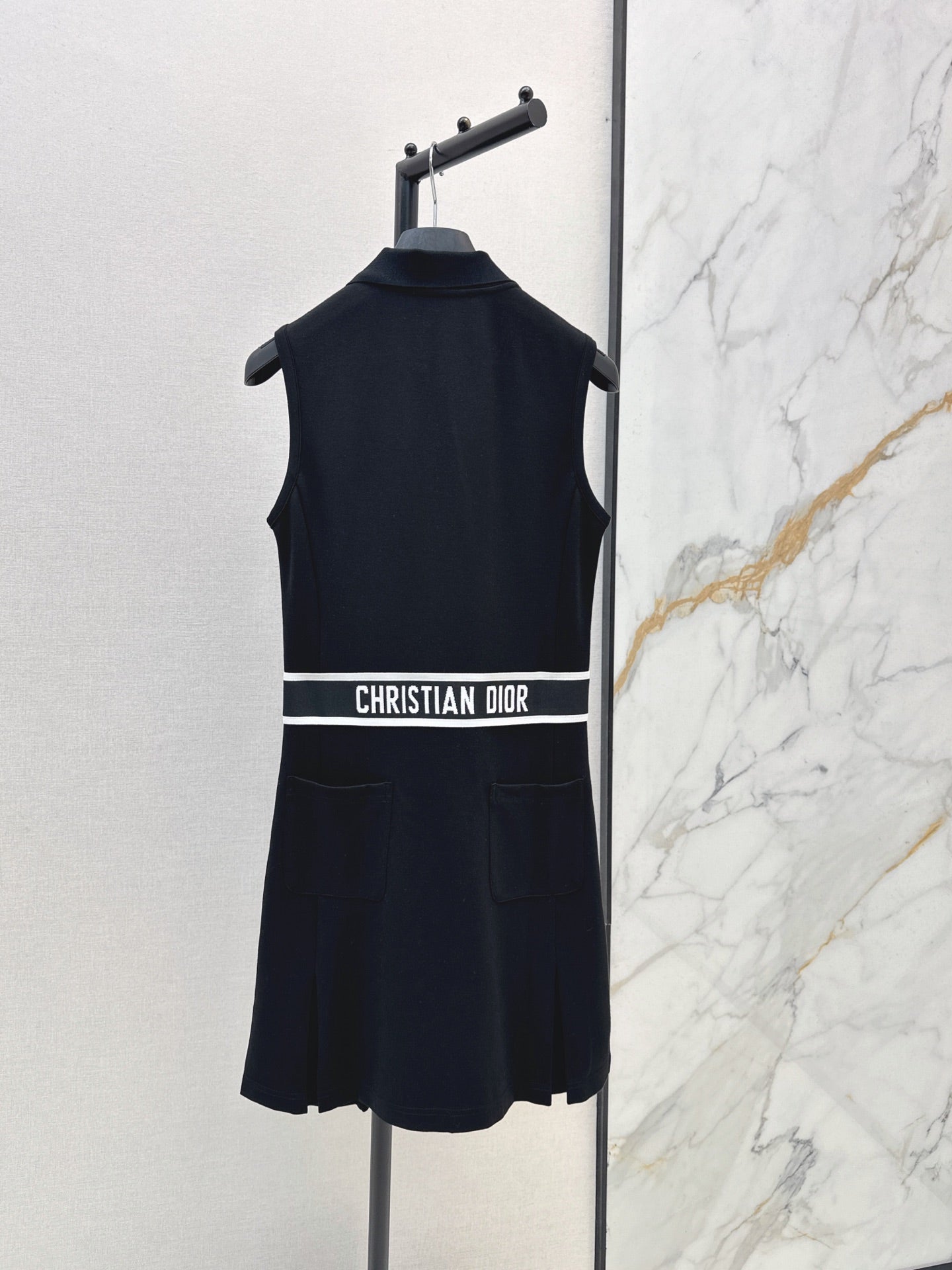 26FW New Black Sleeveless Dress 🖤