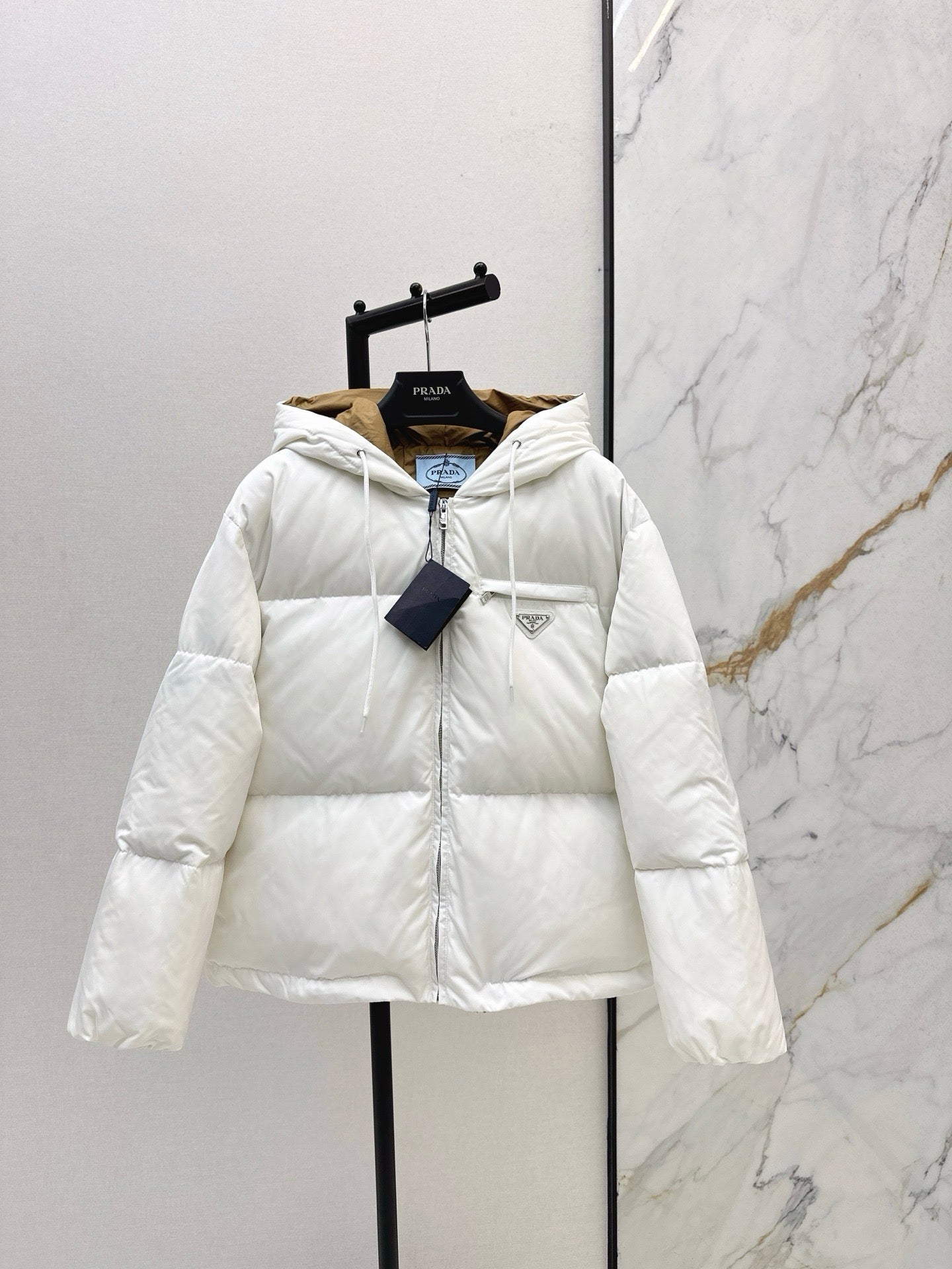 26FW New Hooded Down Jacket with Triangle Logo Detail 🤎