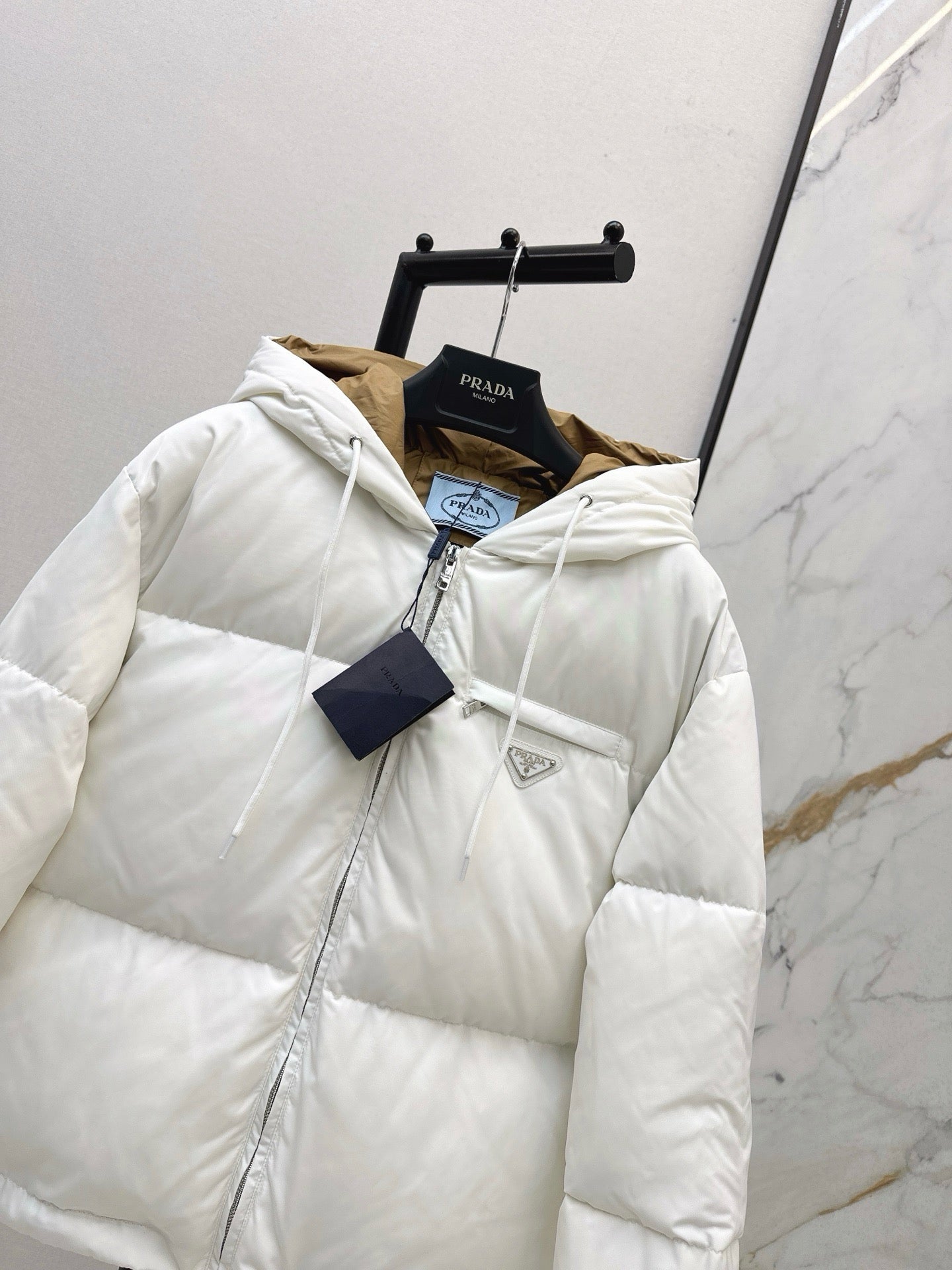 26FW New Hooded Down Jacket with Triangle Logo Detail 🤎