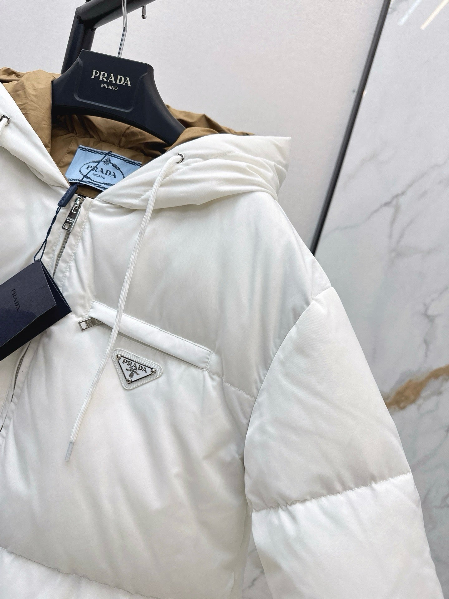 26FW New Hooded Down Jacket with Triangle Logo Detail 🤎