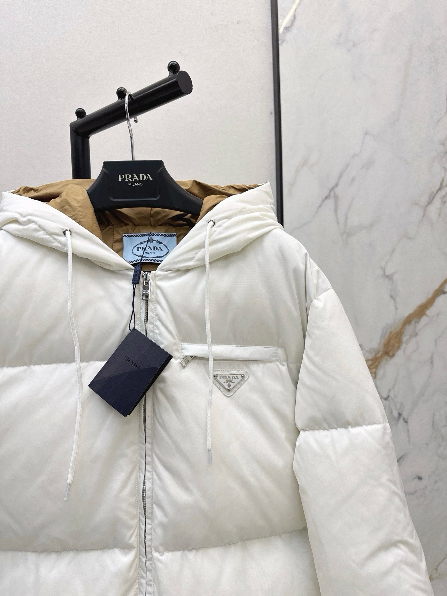 26FW New Hooded Down Jacket with Triangle Logo Detail 🤎