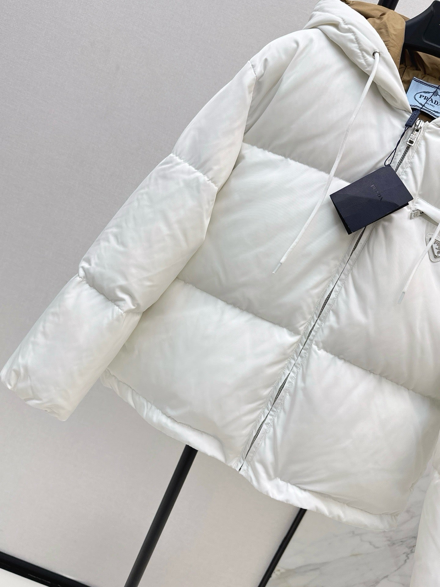 26FW New Hooded Down Jacket with Triangle Logo Detail 🤎