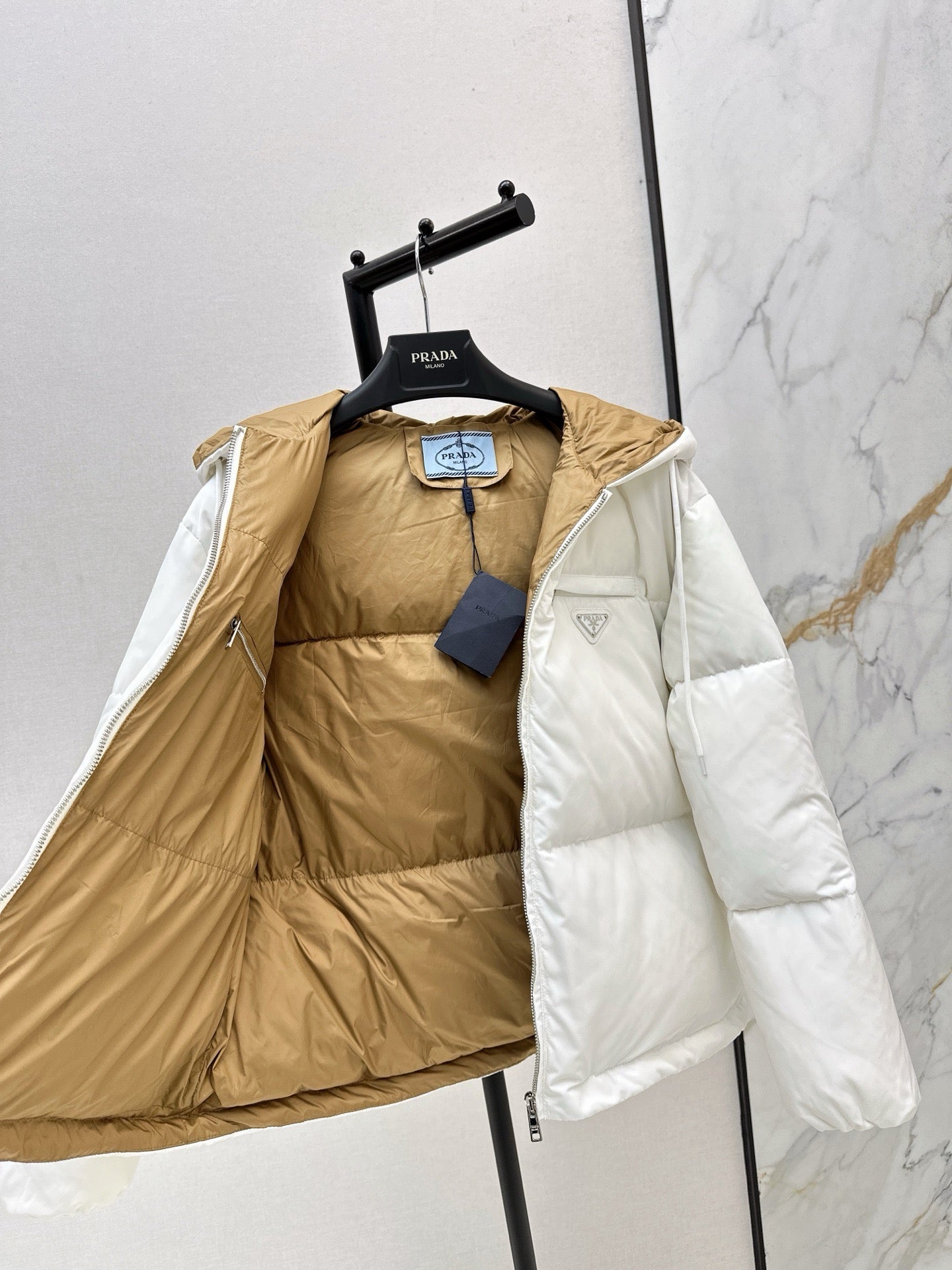 26FW New Hooded Down Jacket with Triangle Logo Detail 🤎