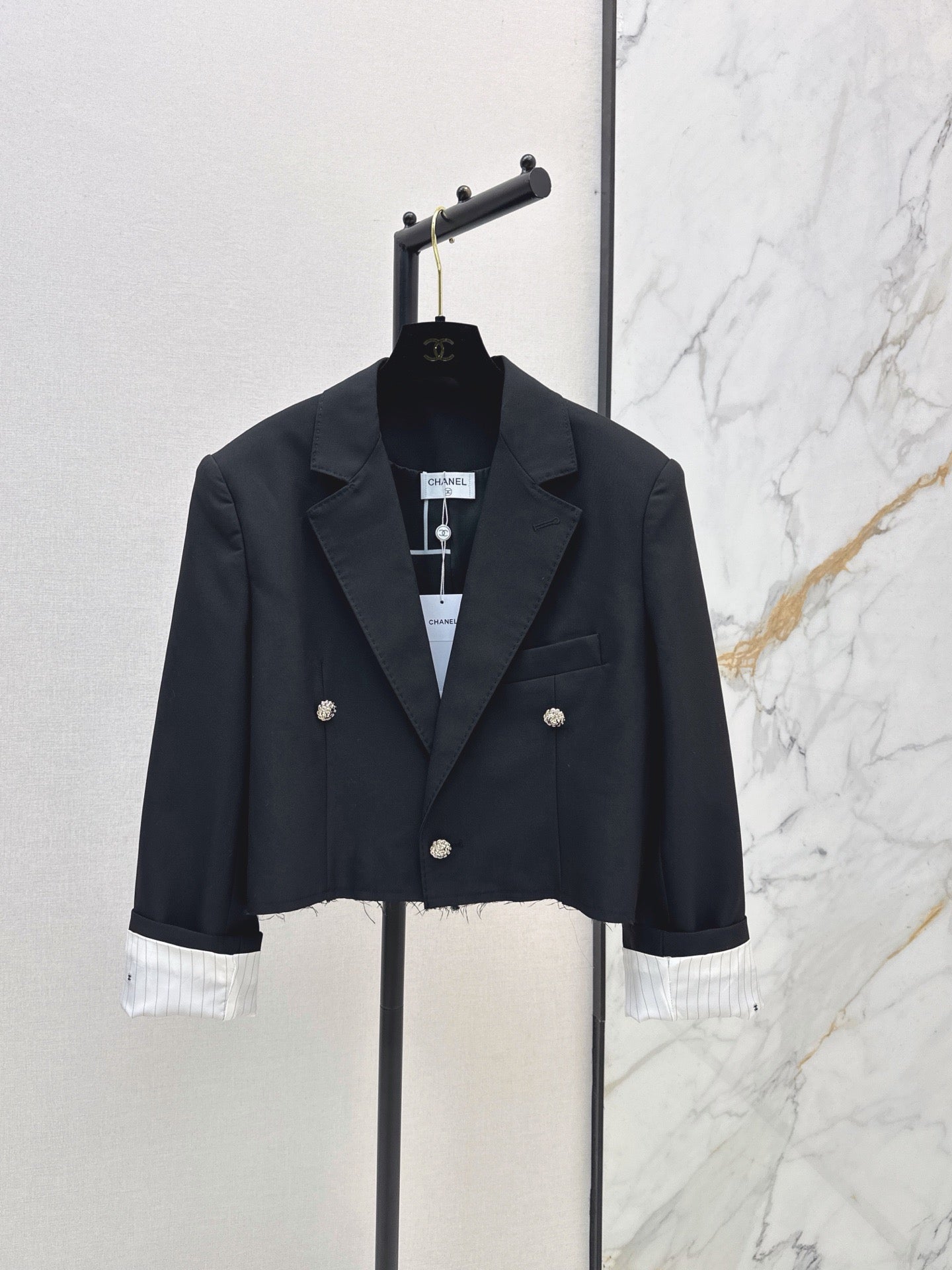 26FW New Runway Style: Versatile Cropped Jacket 🖤