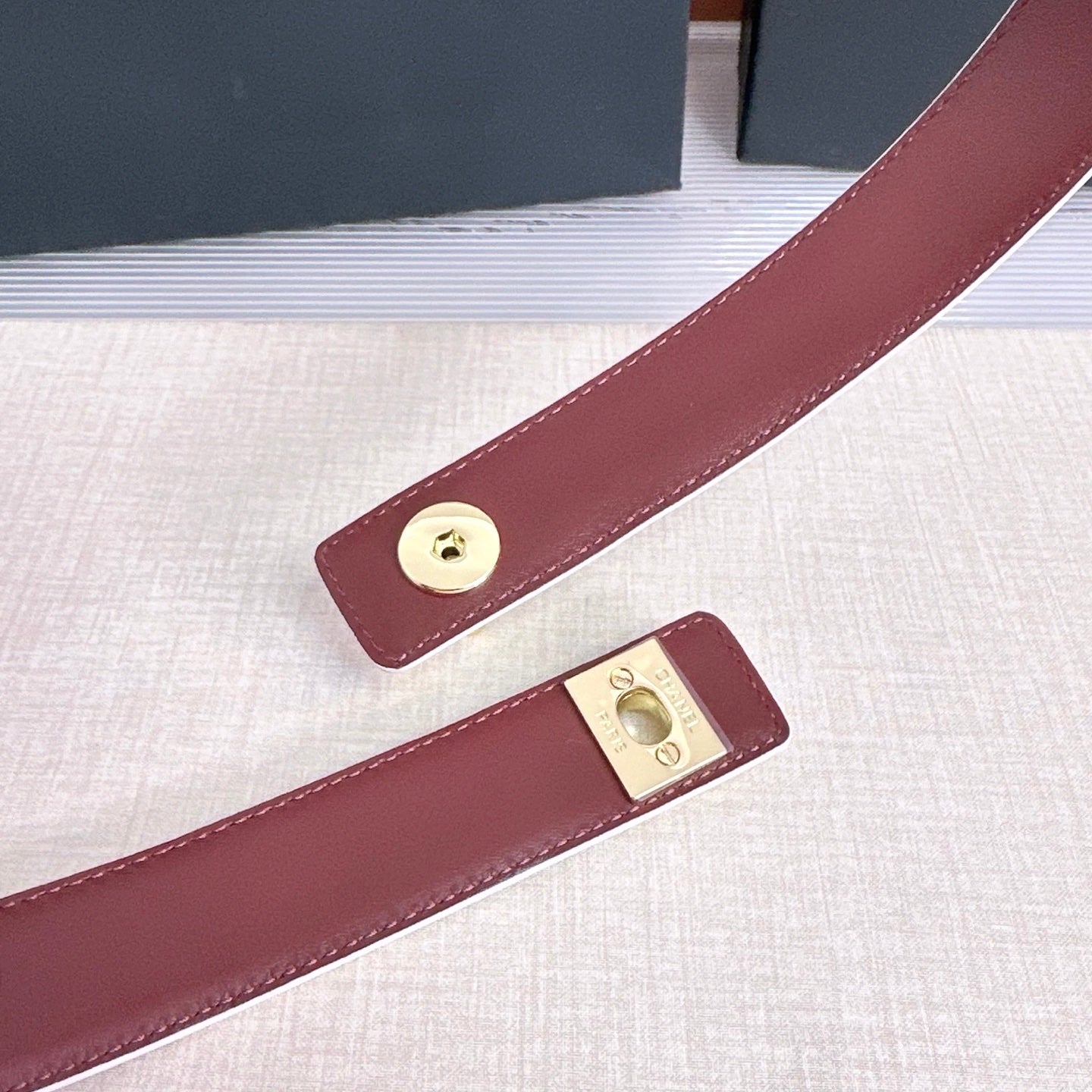 26FW New White & Red Top-Grain Leather Belt 30mm