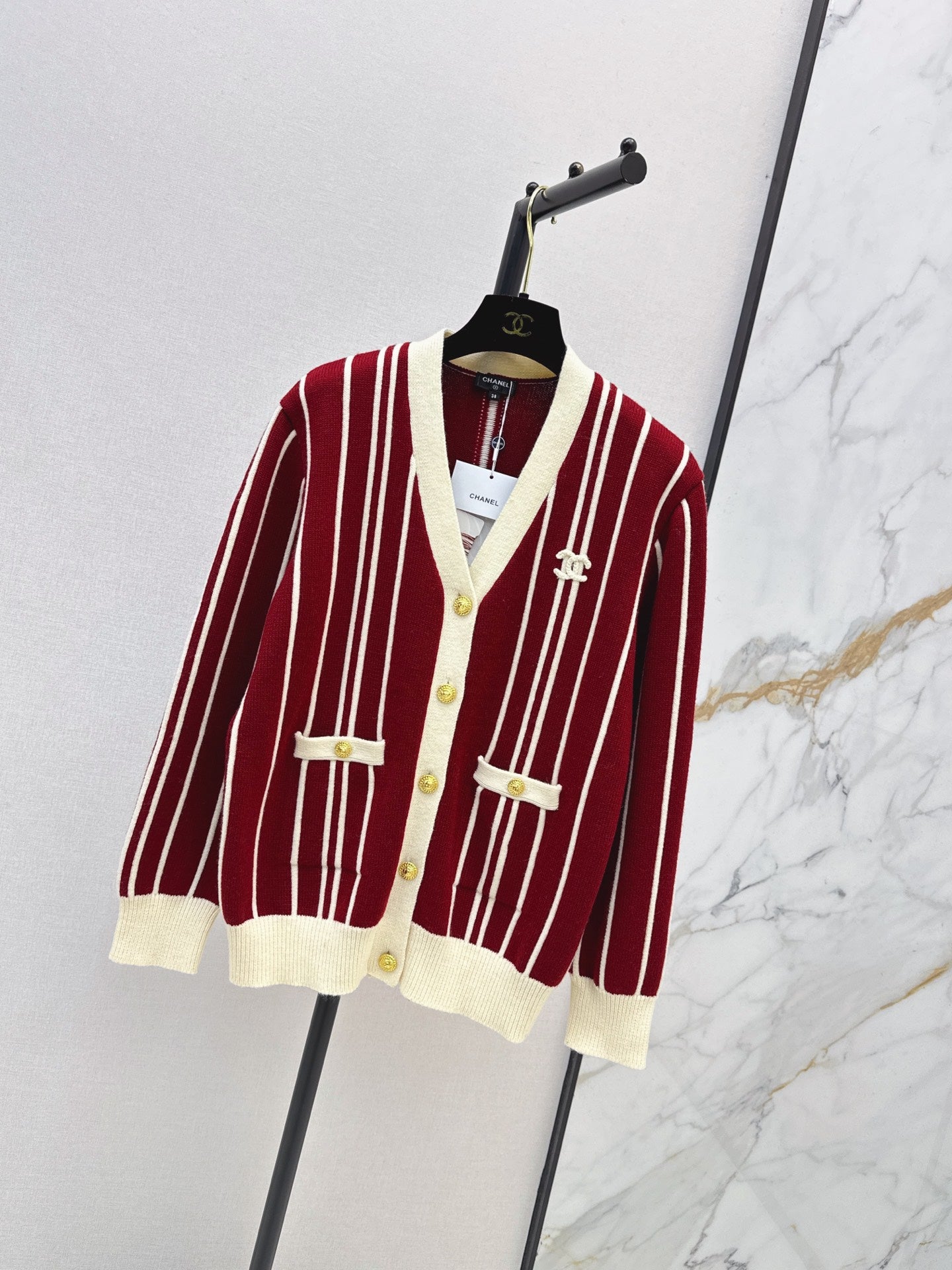 26FW New Vertical-Stripe V-Neck Long-Sleeve Knit Cardigan 🖤