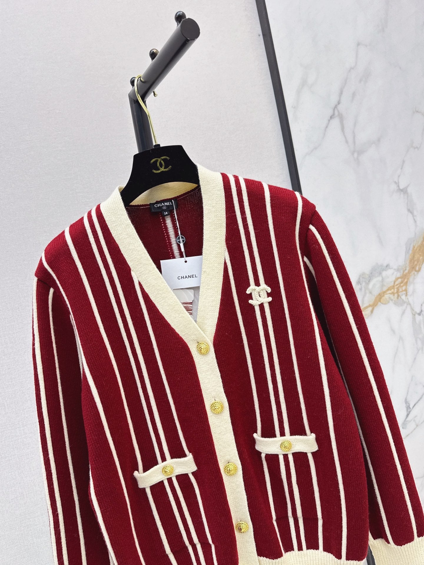 26FW New Vertical-Stripe V-Neck Long-Sleeve Knit Cardigan 🖤