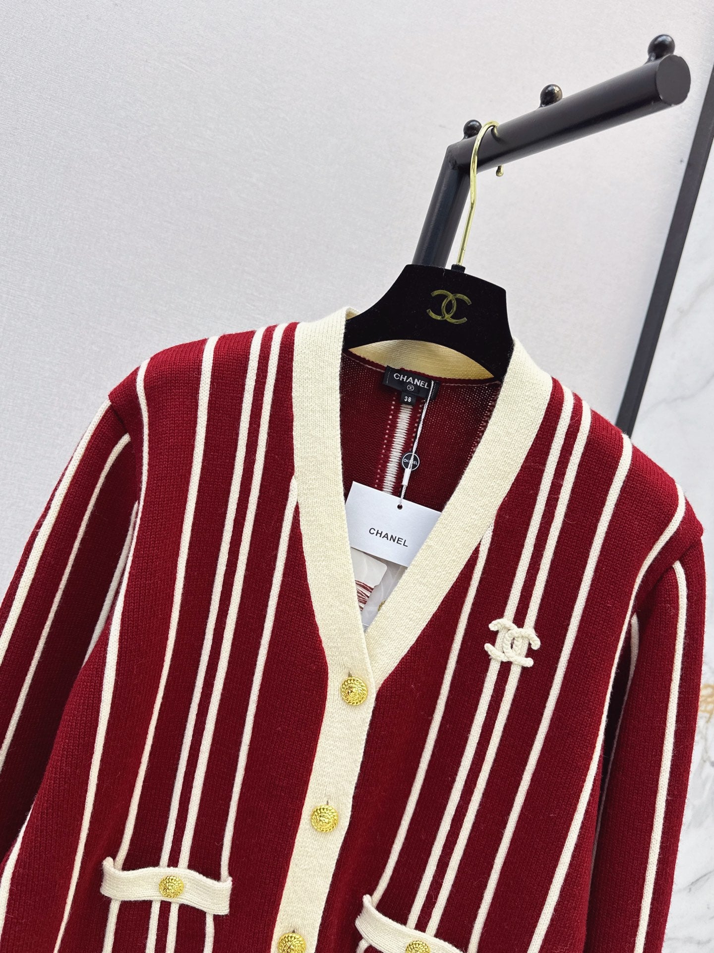 26FW New Vertical-Stripe V-Neck Long-Sleeve Knit Cardigan 🖤