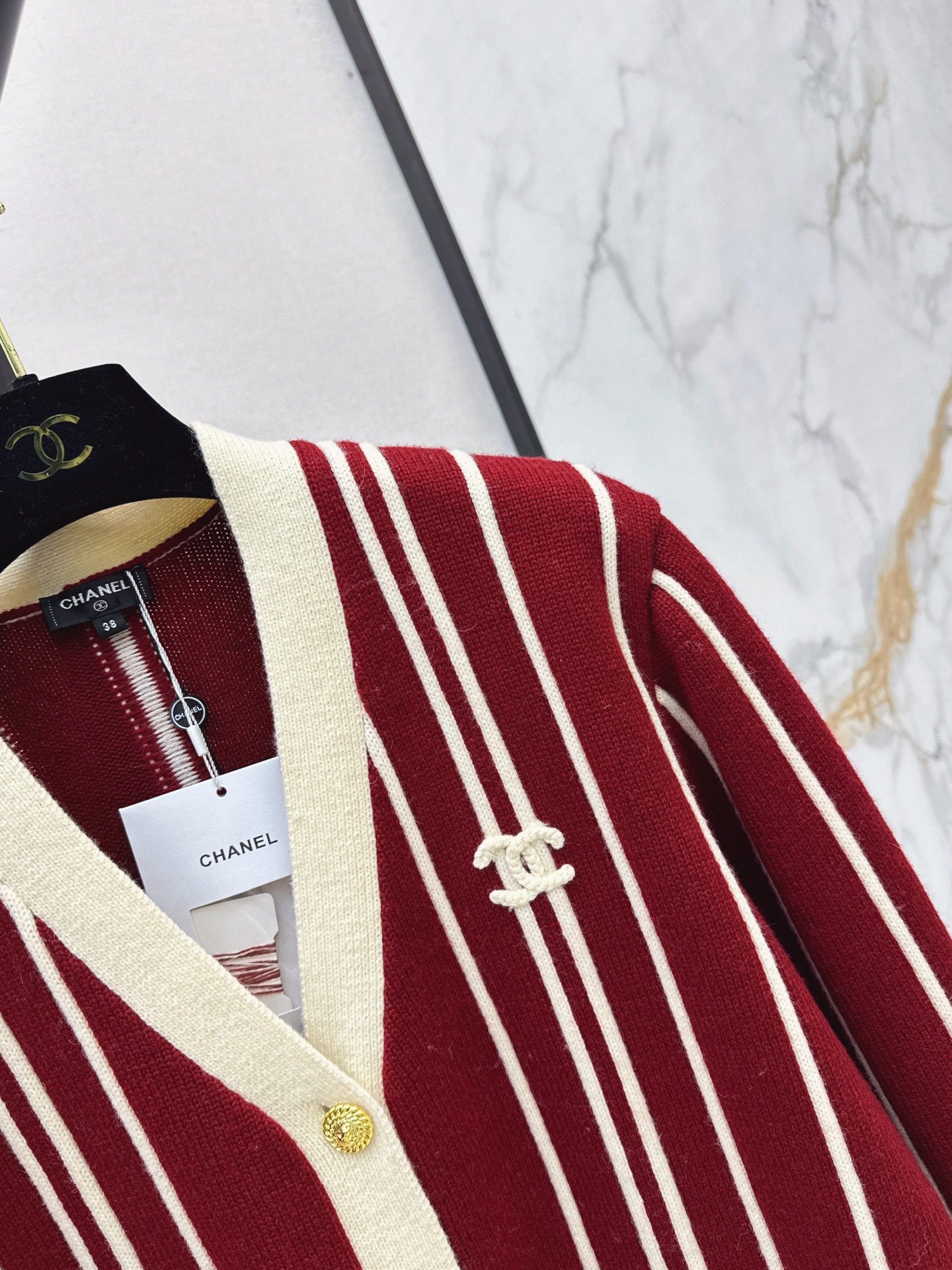 26FW New Vertical-Stripe V-Neck Long-Sleeve Knit Cardigan 🖤