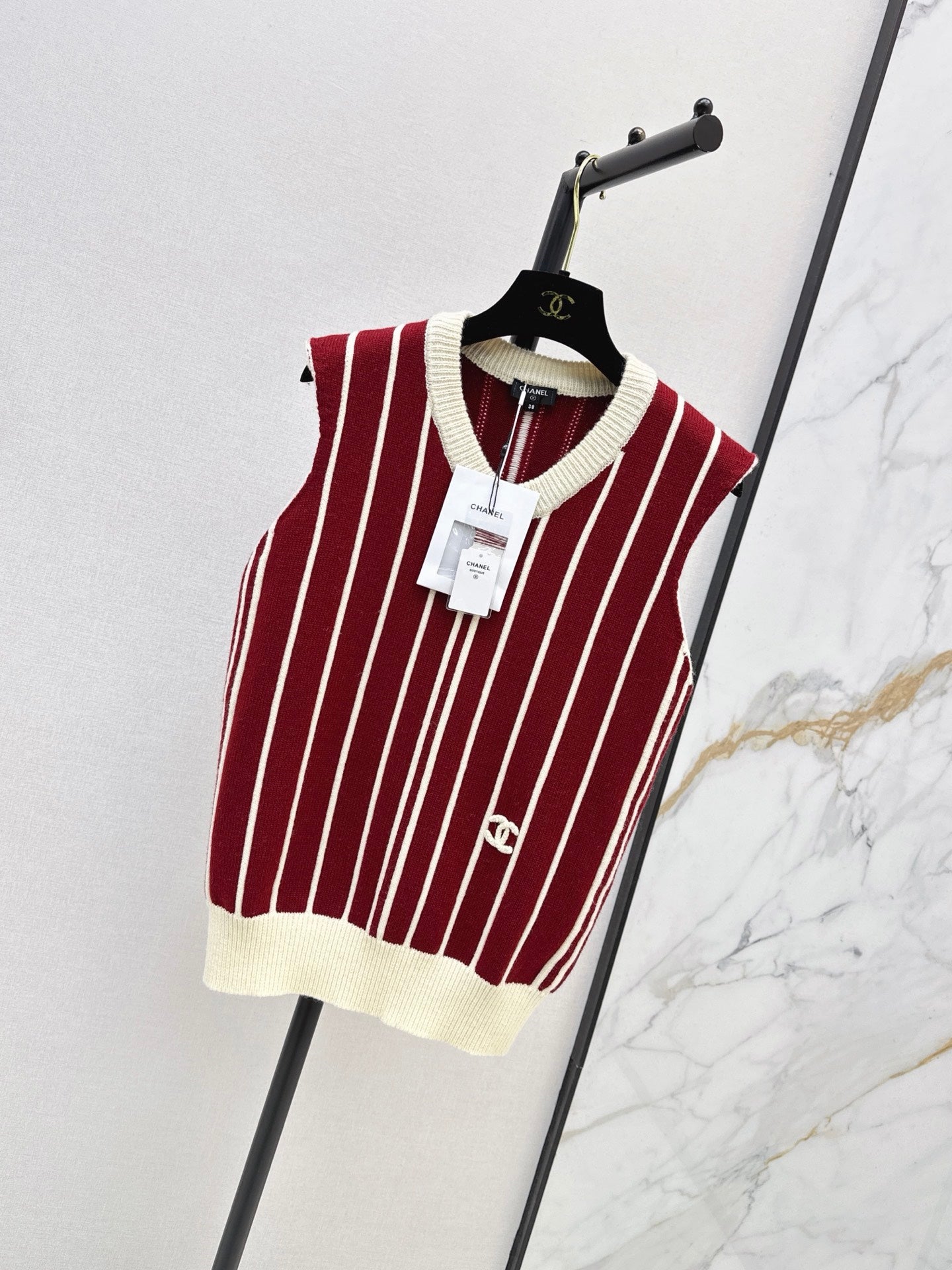 26FW New Vertical-Stripe V-Neck Knit Vest 🖤