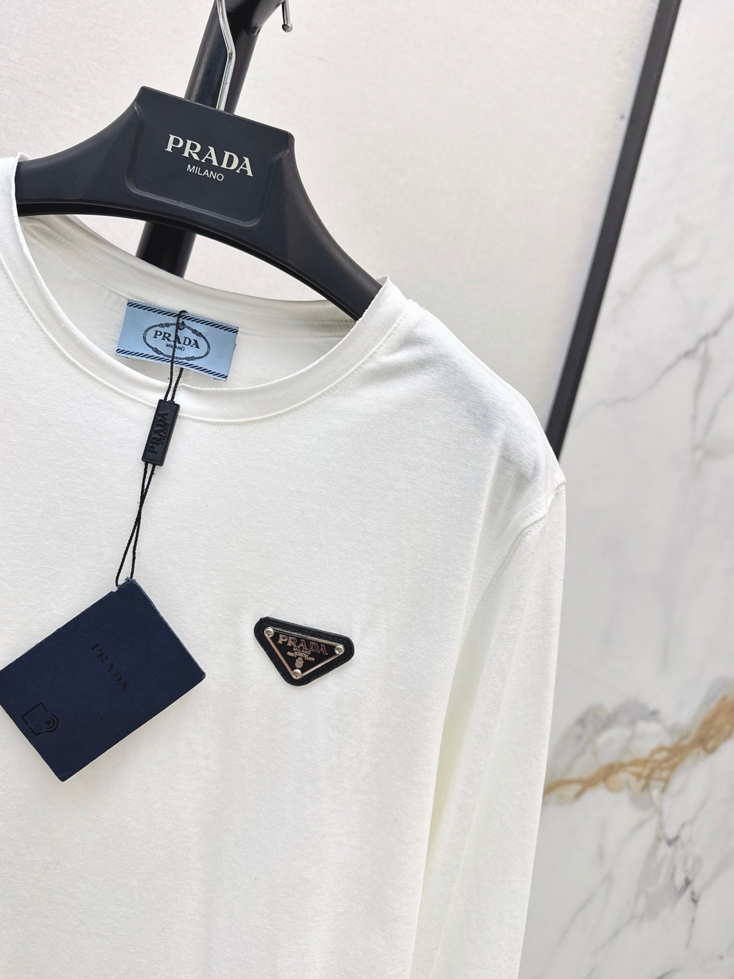 26FW New Long-Sleeve Basic Base Layer with Triangle Logo Detail 🤍