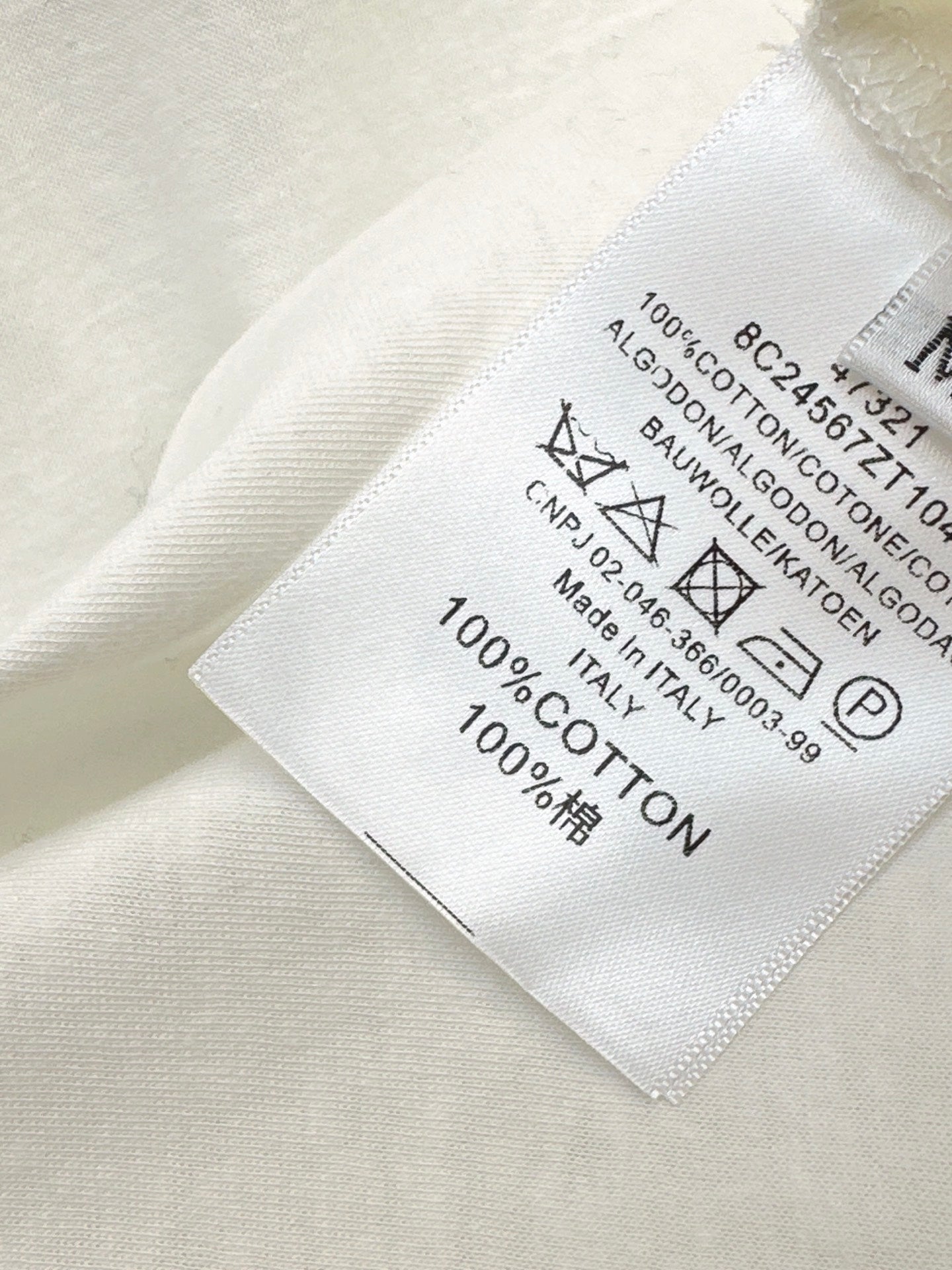 26FW New Long-Sleeve Basic Base Layer with Triangle Logo Detail 🤍