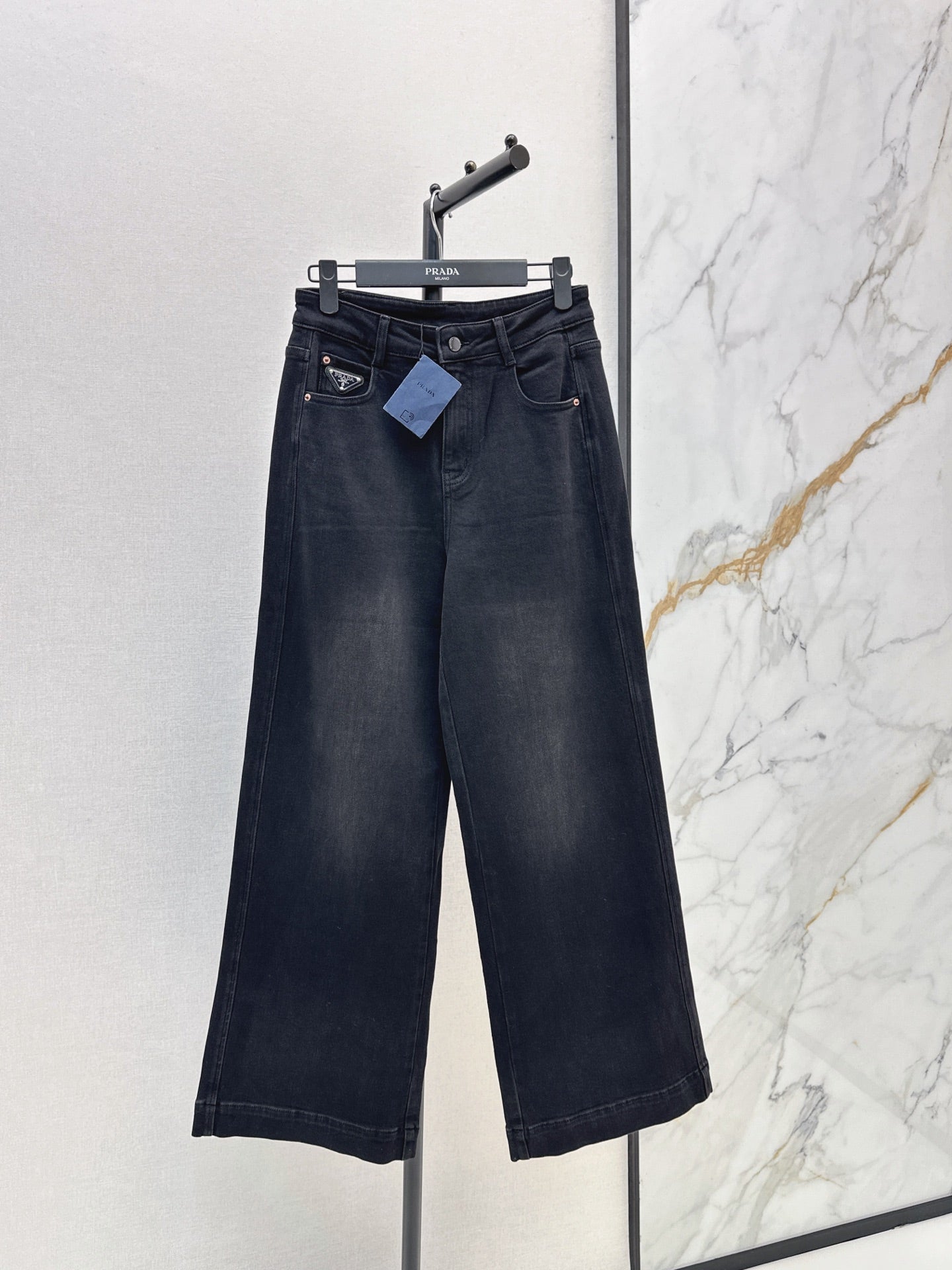 26FW New Straight-Leg Jeans with Triangle Logo Detail 🖤