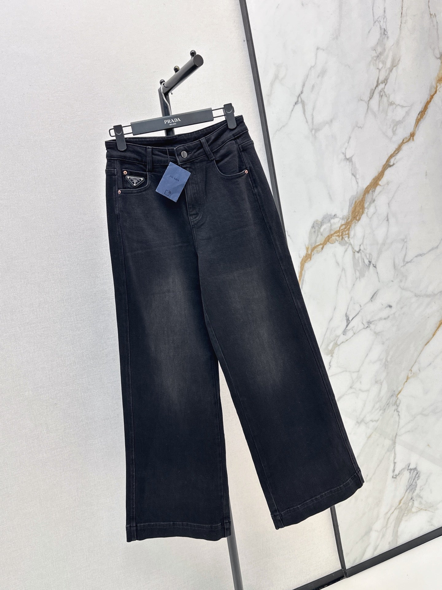 26FW New Straight-Leg Jeans with Triangle Logo Detail 🖤