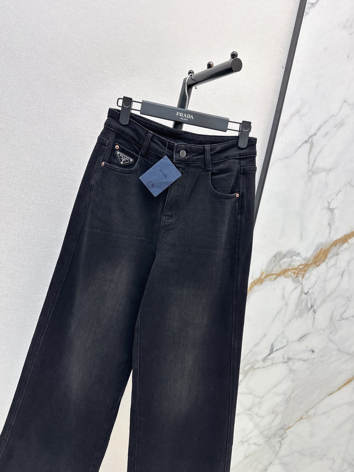 26FW New Straight-Leg Jeans with Triangle Logo Detail 🖤
