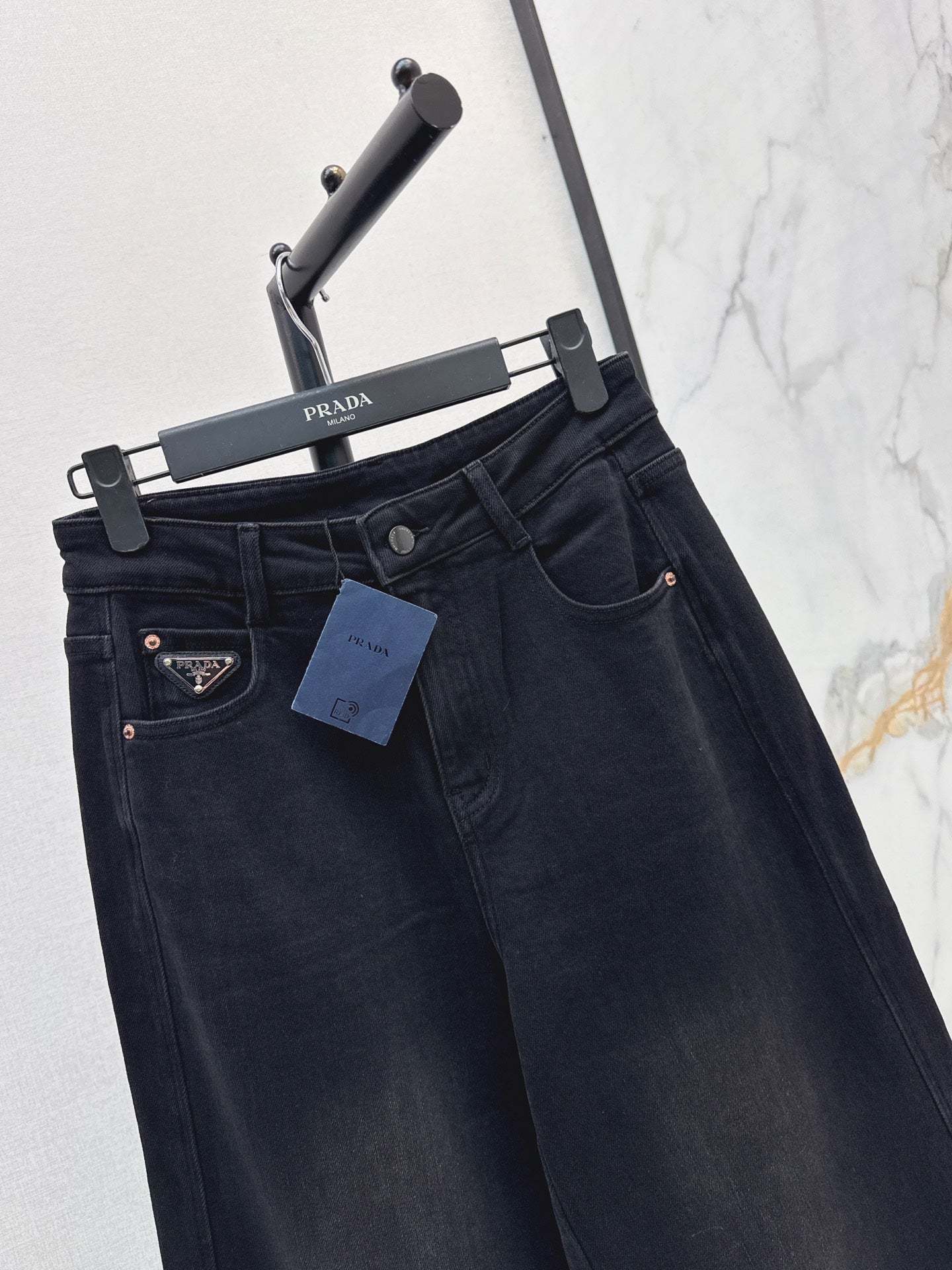 26FW New Straight-Leg Jeans with Triangle Logo Detail 🖤