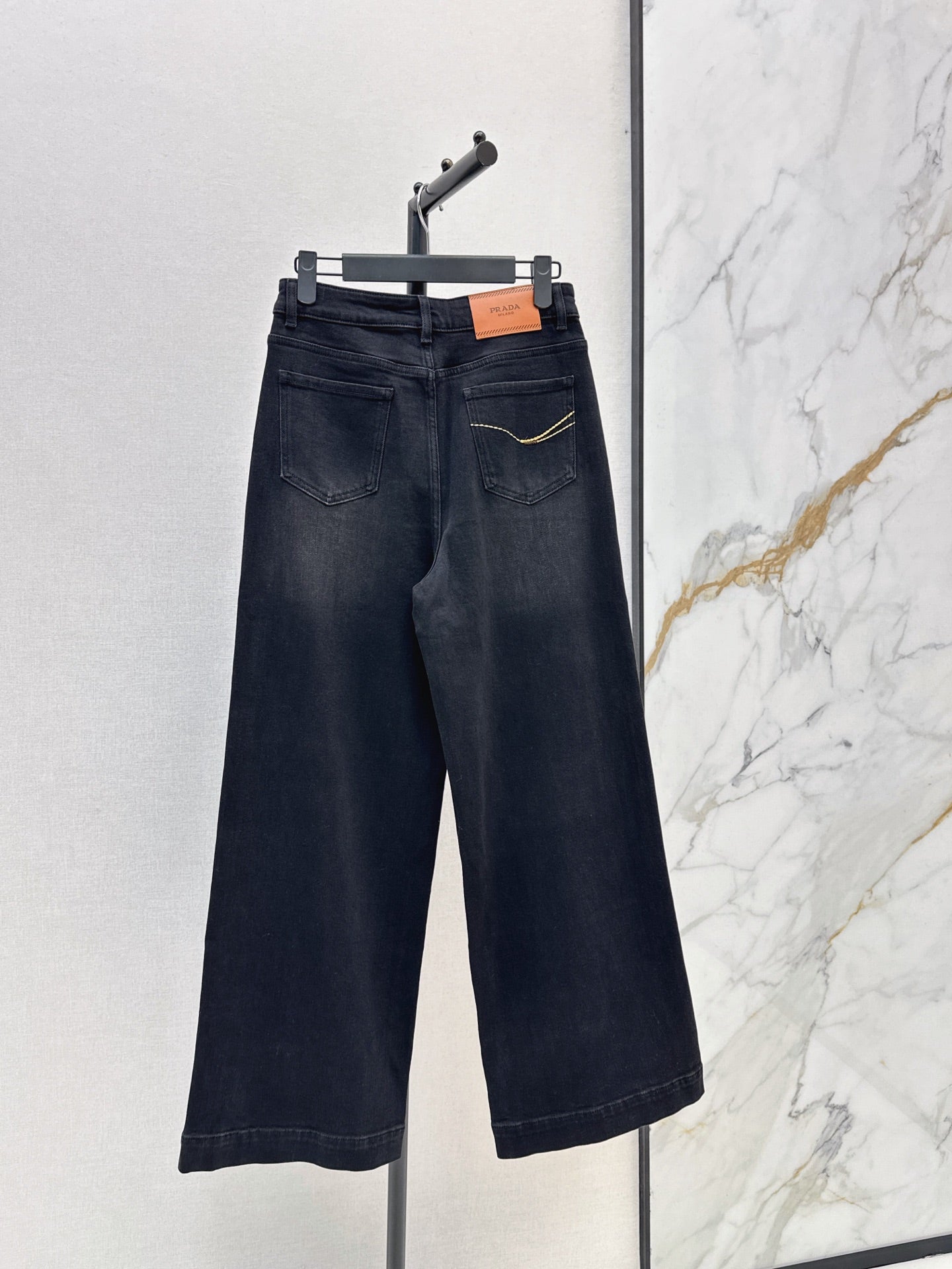 26FW New Straight-Leg Jeans with Triangle Logo Detail 🖤