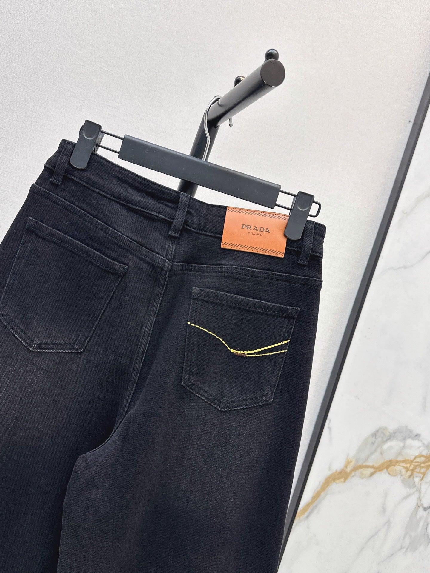 26FW New Straight-Leg Jeans with Triangle Logo Detail 🖤