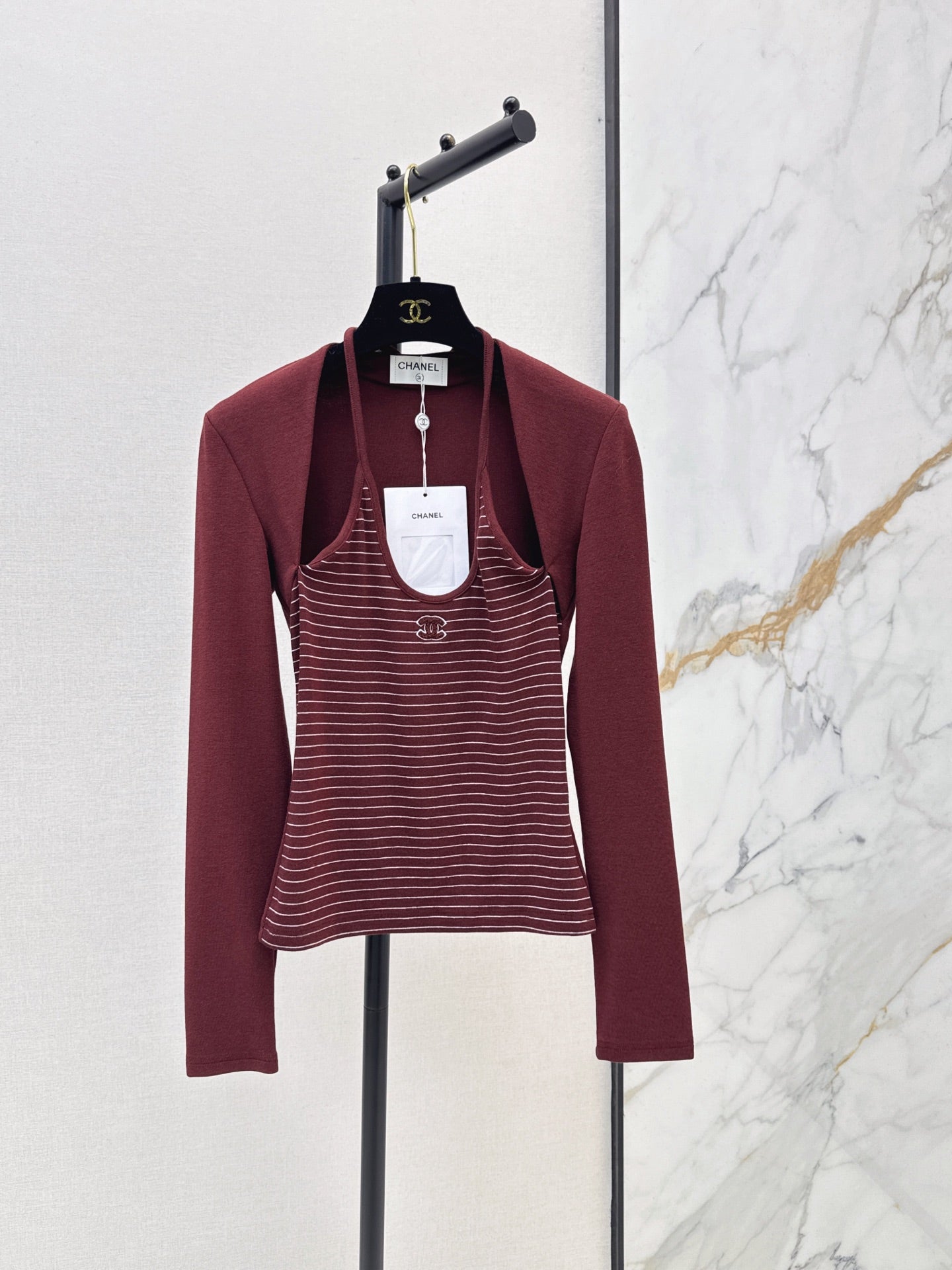 26FW New "faux-layered" design base layer 🩶