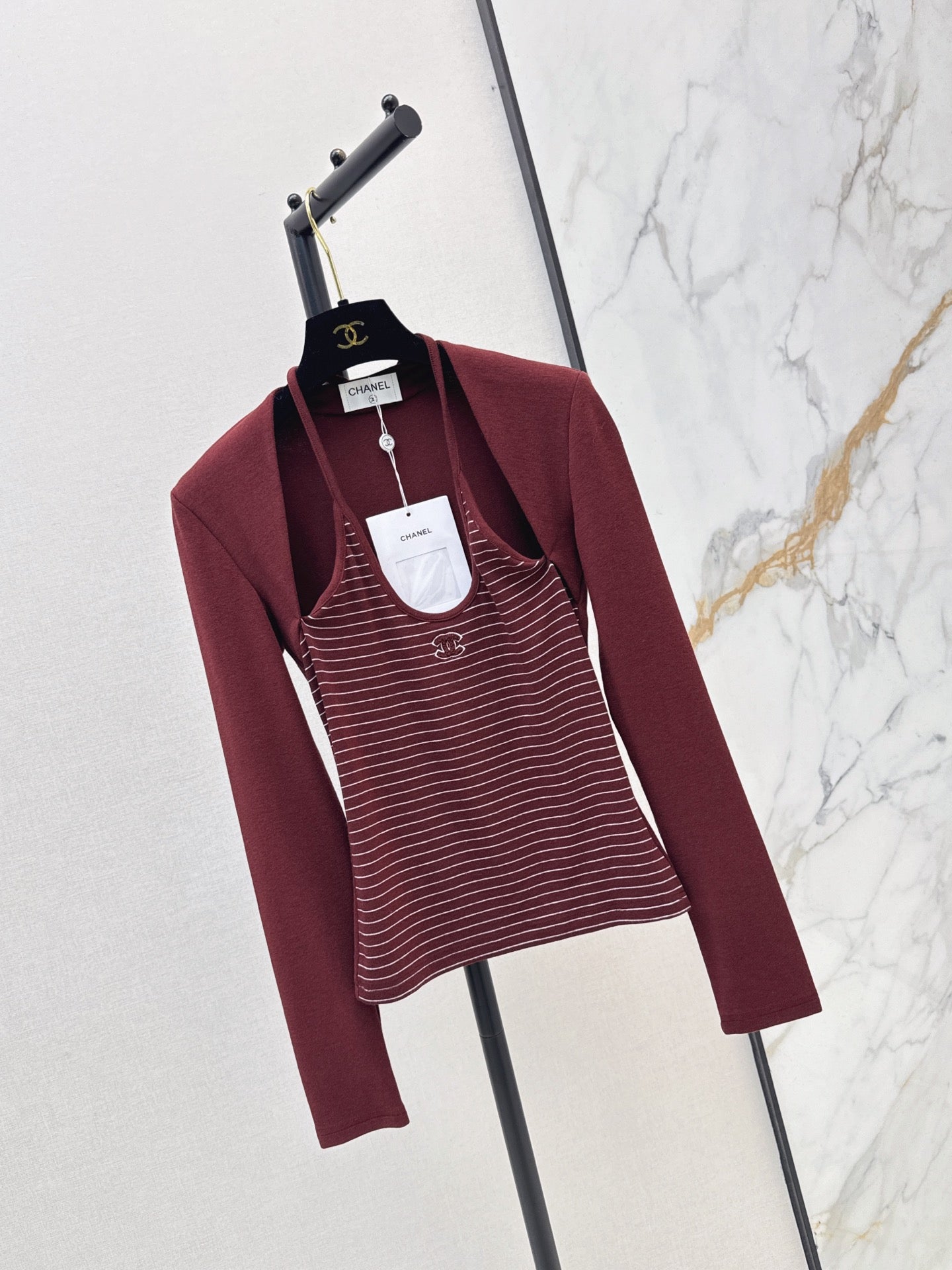 26FW New "faux-layered" design base layer 🩶
