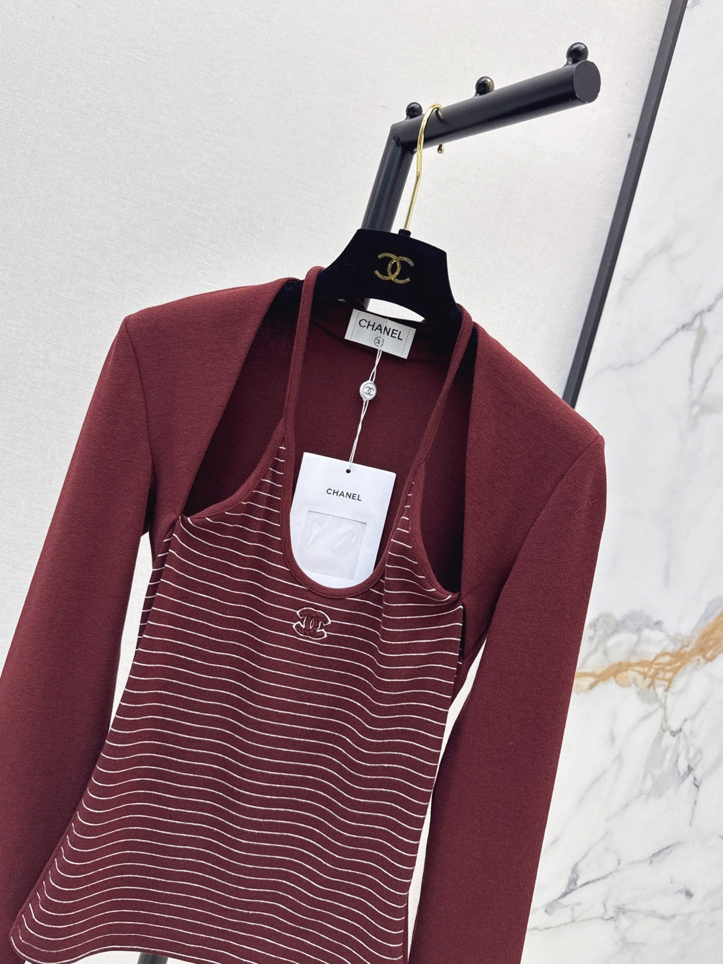 26FW New "faux-layered" design base layer 🩶