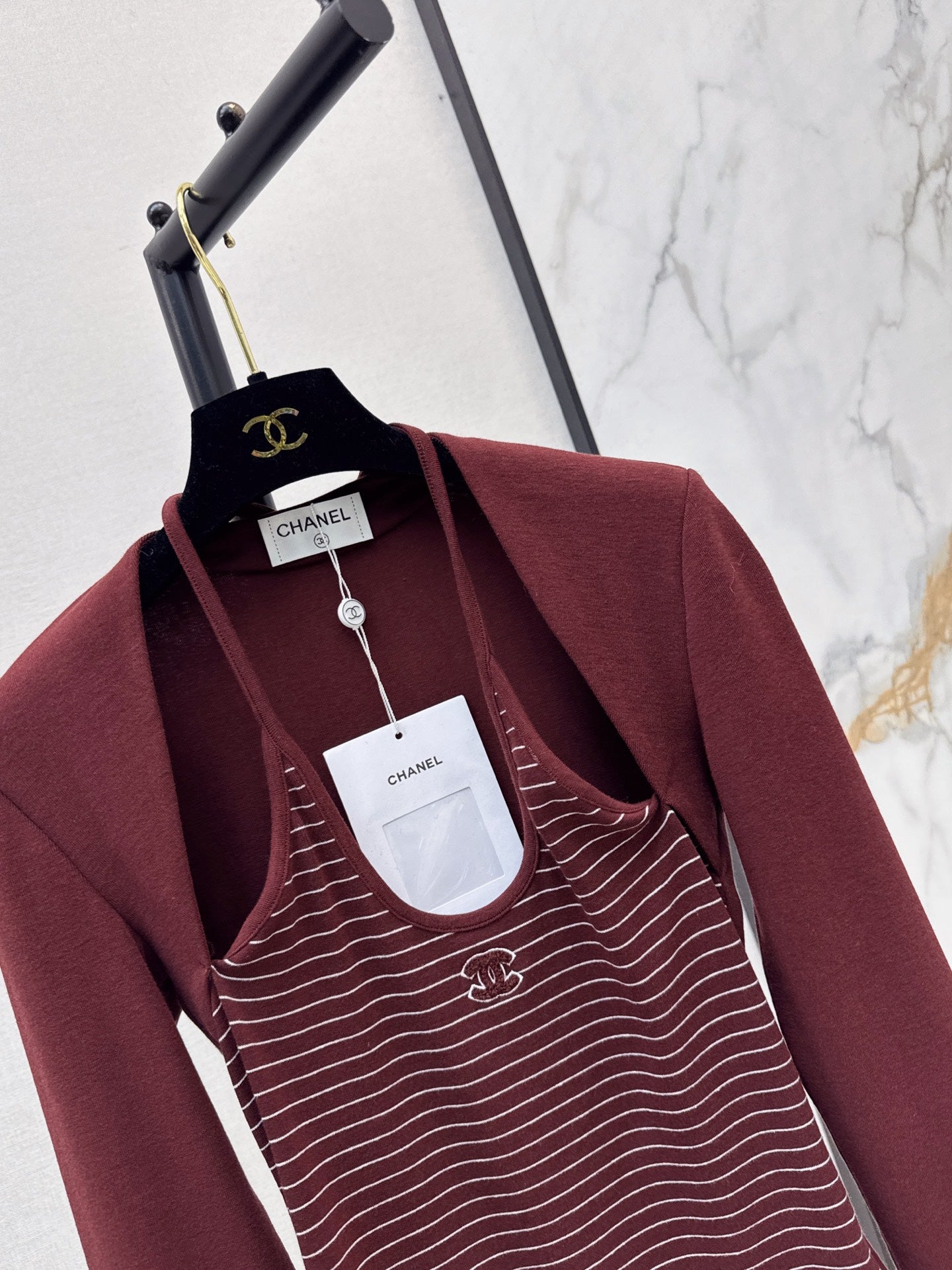 26FW New "faux-layered" design base layer 🩶