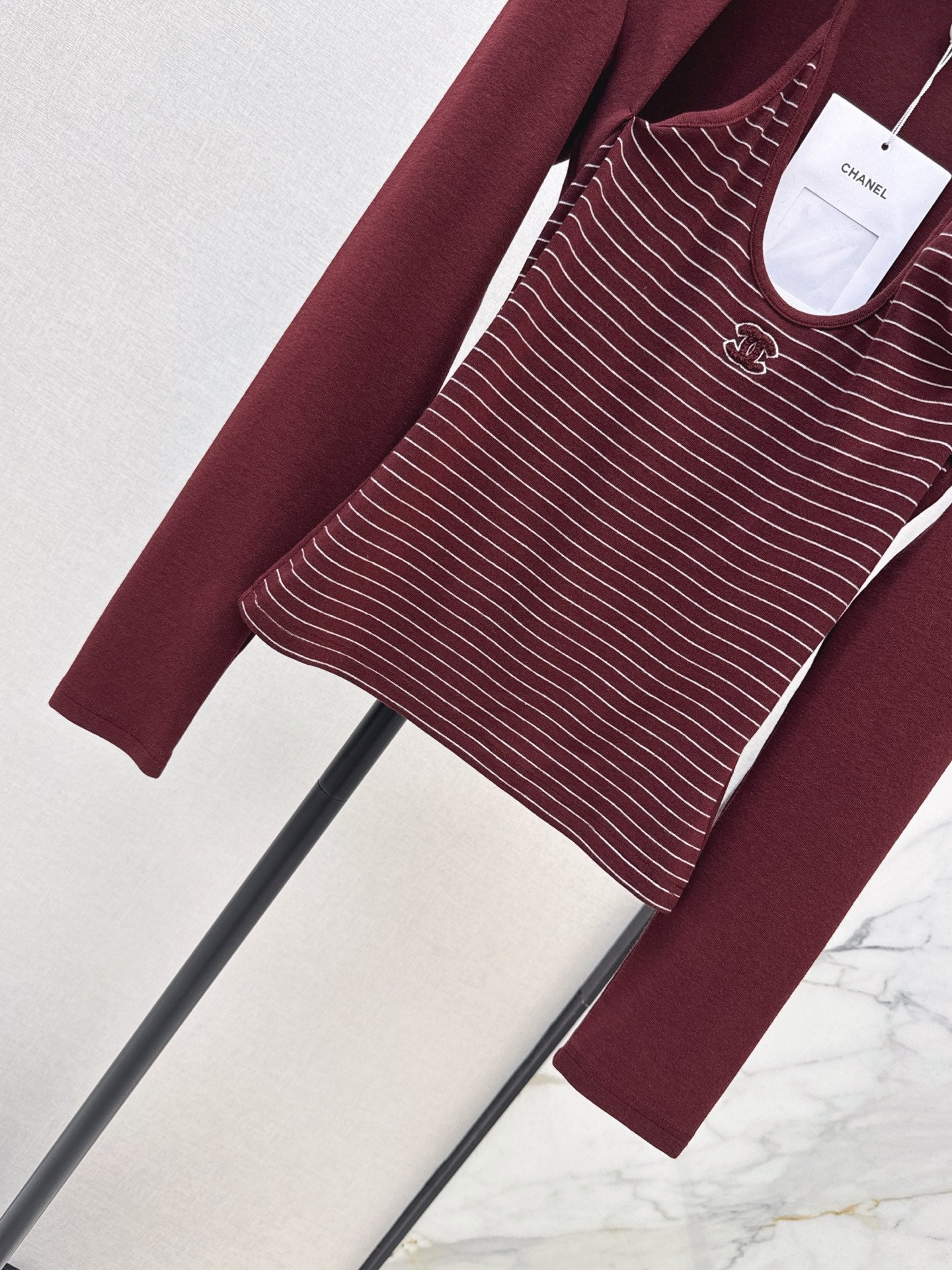 26FW New "faux-layered" design base layer 🩶