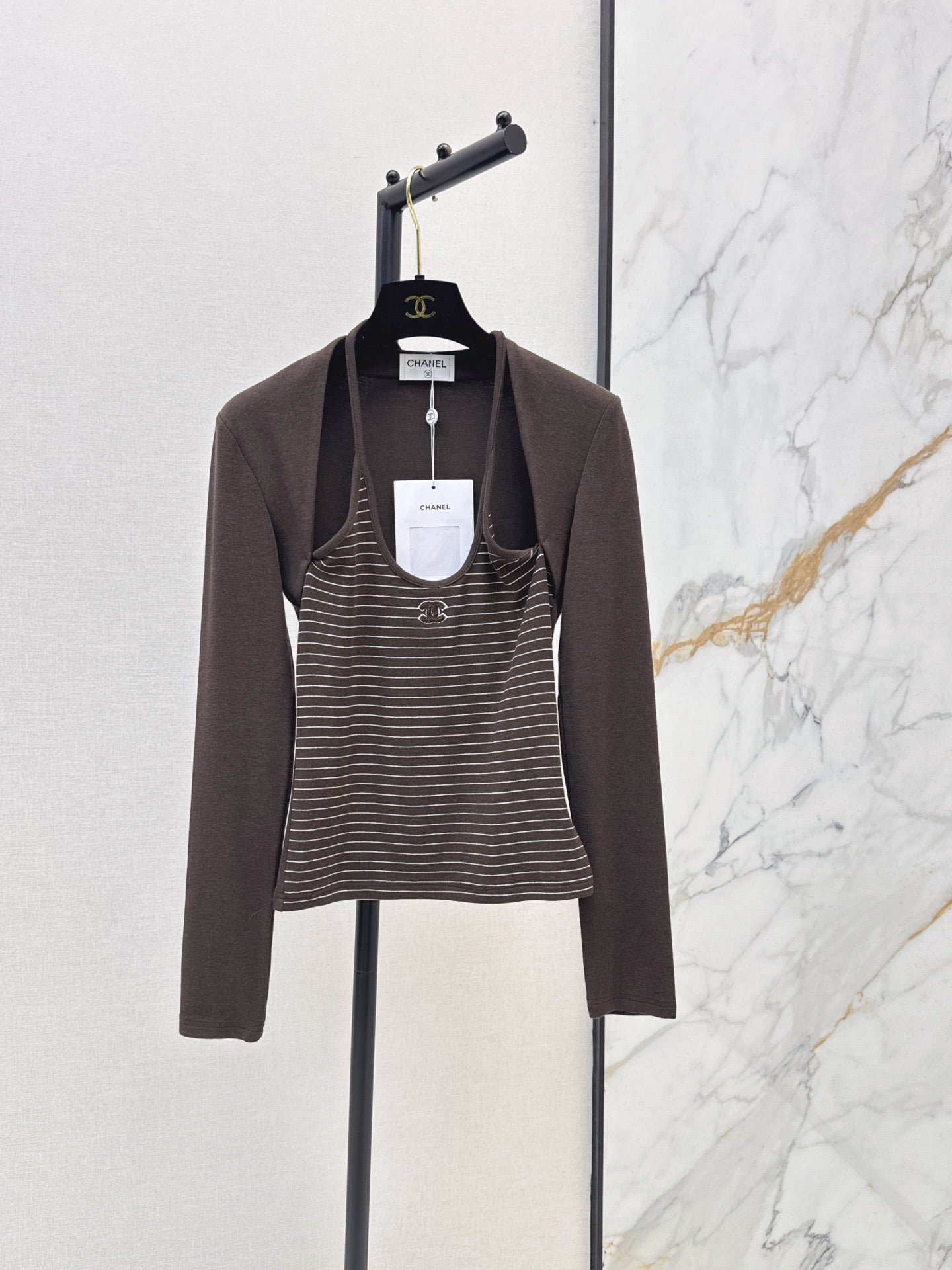26FW New "faux-layered" design base layer 🩶