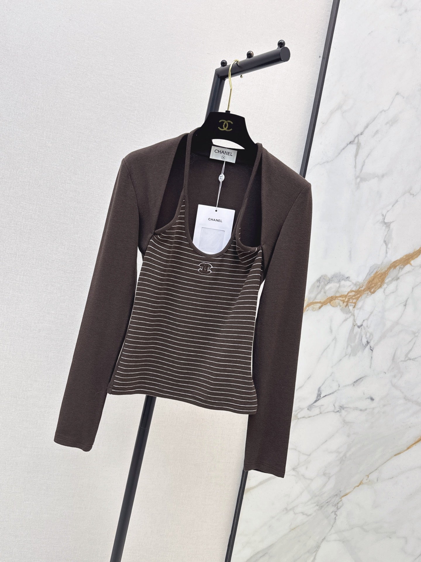 26FW New "faux-layered" design base layer 🩶