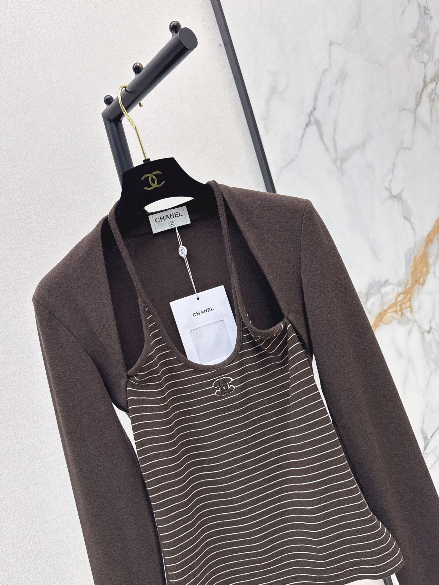26FW New "faux-layered" design base layer 🩶